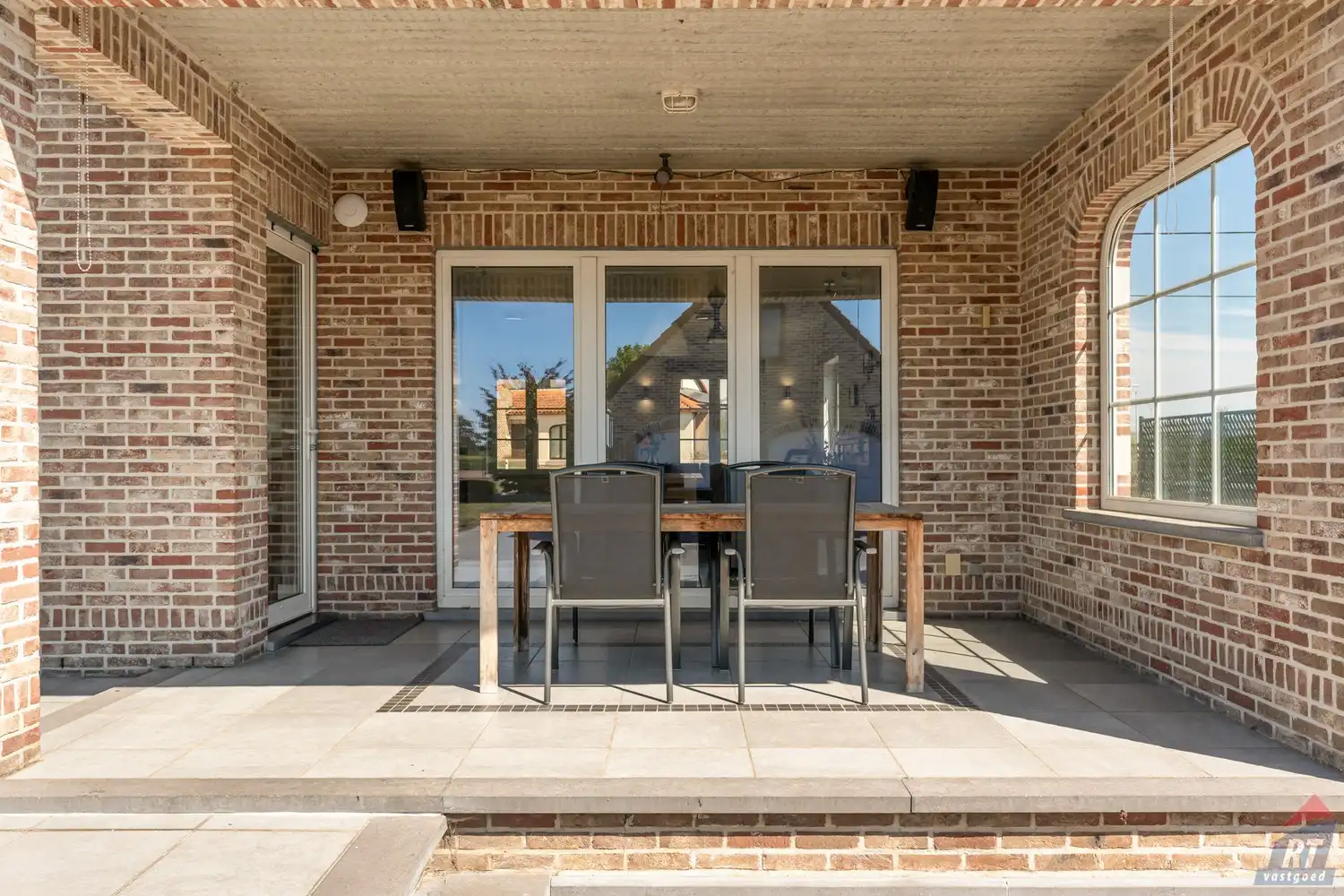 Zeer ruime, instapklare gezinswoning met  4 tot 5 slaapkamers foto 26