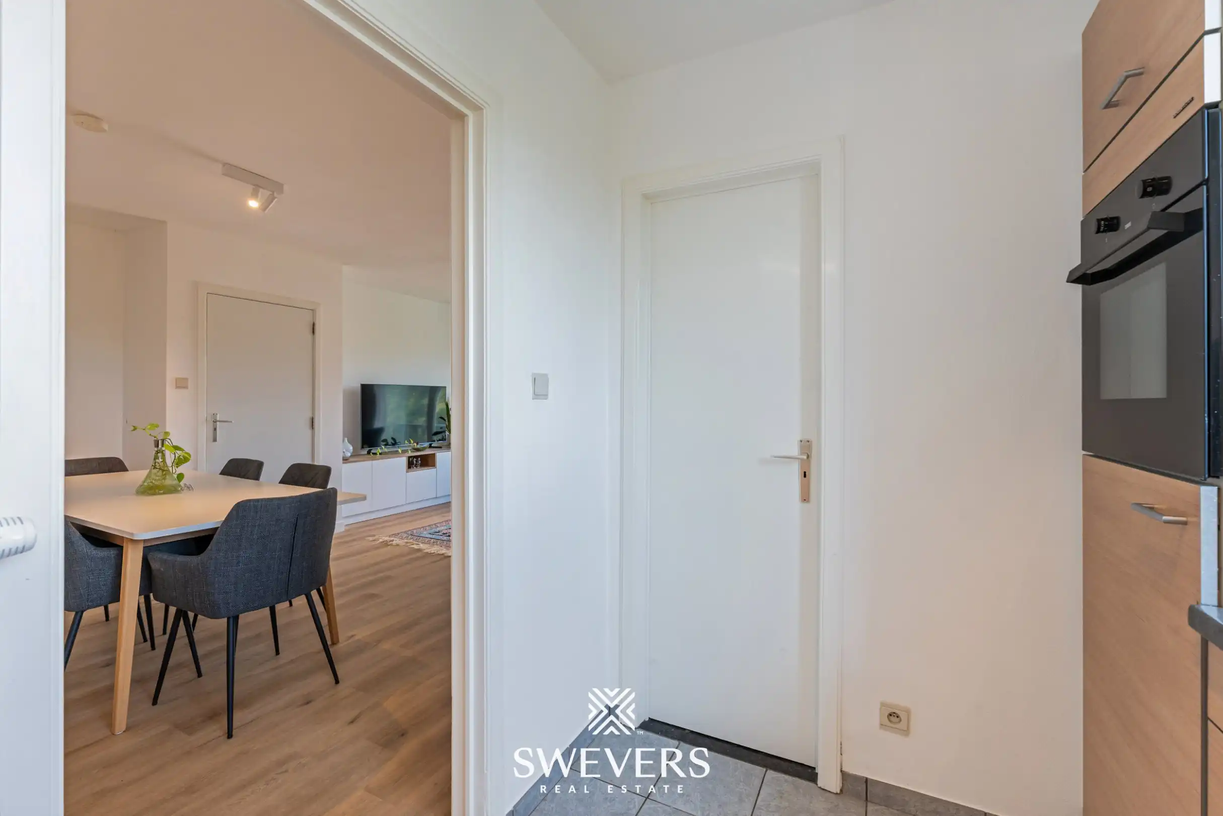 Instapklaar gelijkvloers 3-slaapkamerappartement met autostaanplaats en kelderberging nabij Hasselt-centrum foto 2