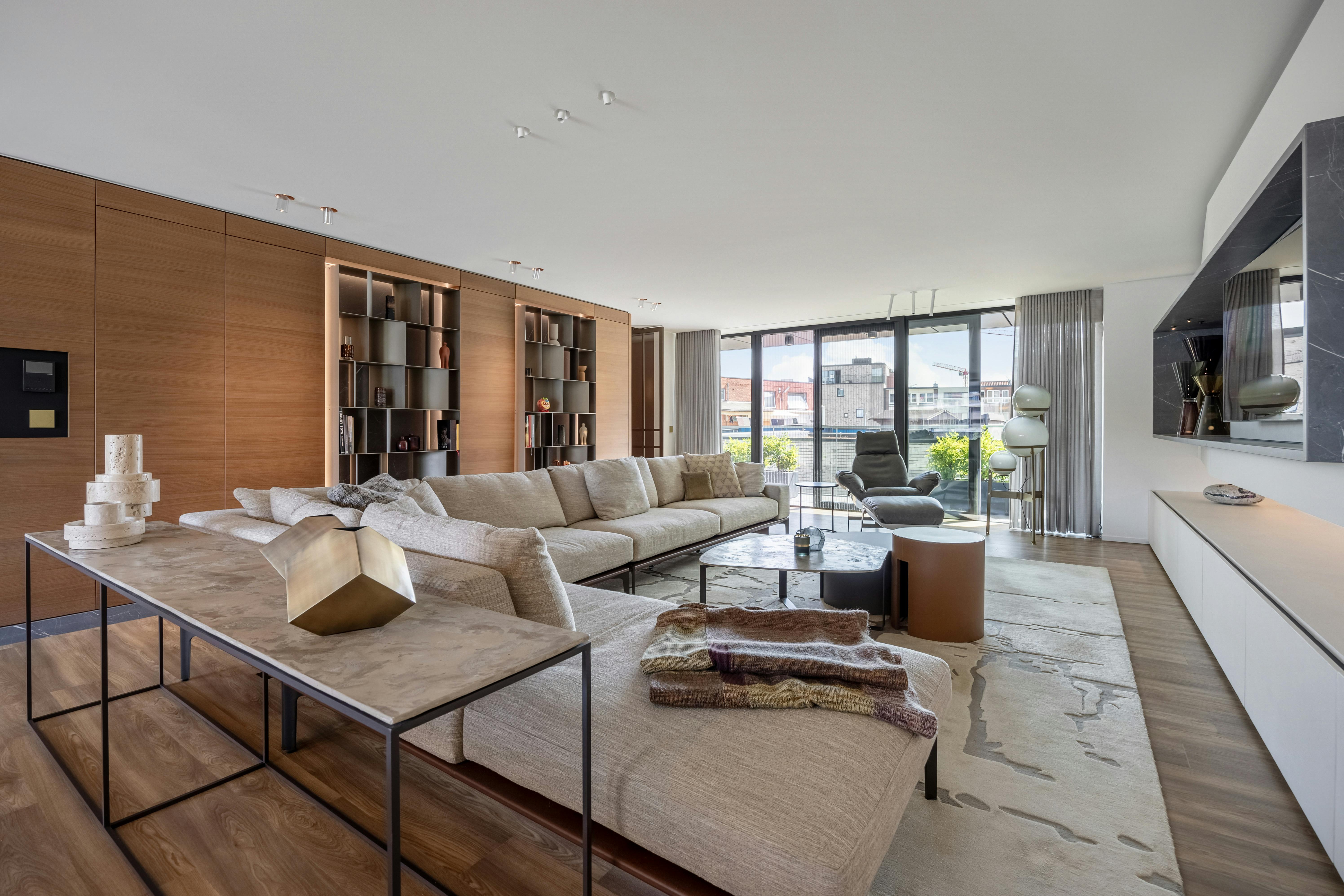 Luxe appartement van 235 m² aan de Blauwe Boulevard te Hasselt foto 6