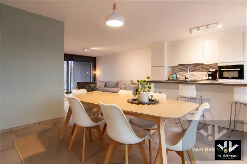 Energiezuinig, ruim en lichtrijk appartement met 2 slaapkamers en 2 terrassen op een goed bereikbare locatie foto 3