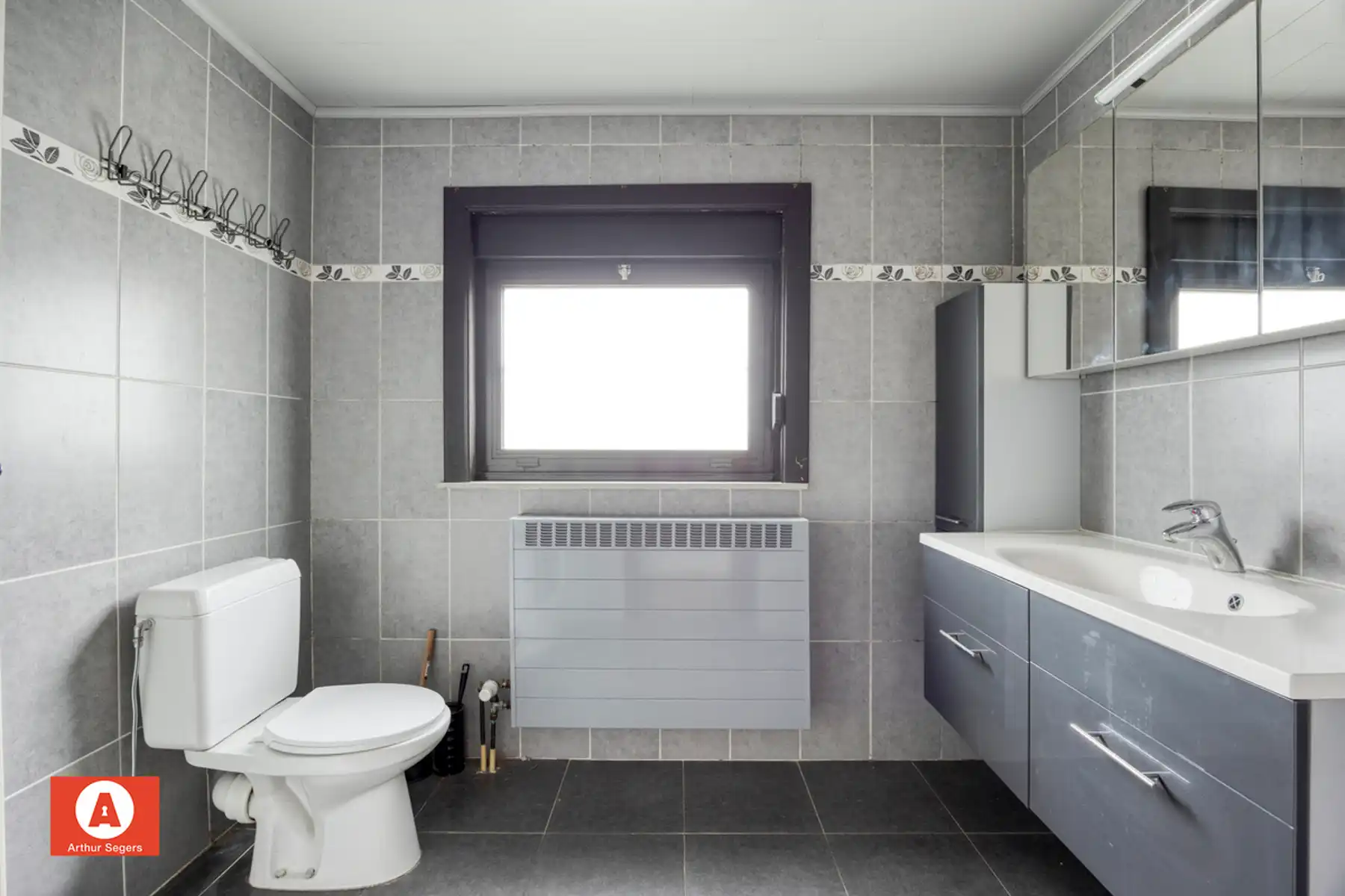 Instapklare en solide woning nabij het centrum van Opstal foto 17