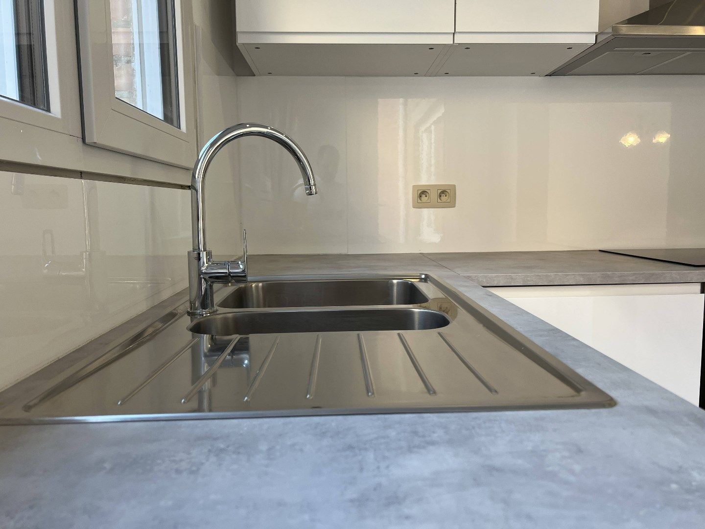Goed gelegen rijwoning met tuintje foto 11