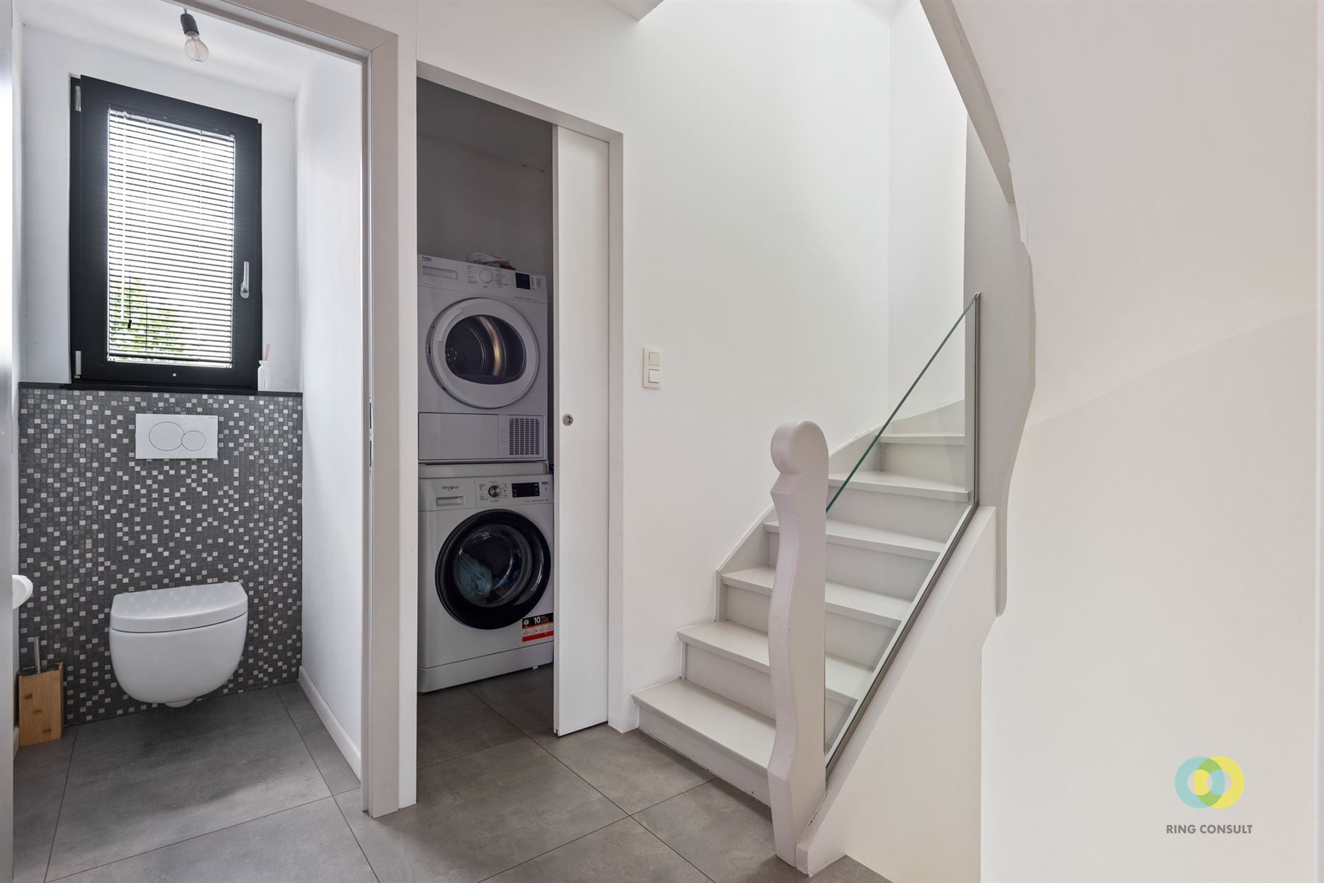 Gerenoveerde 3-gevel woning  foto 15