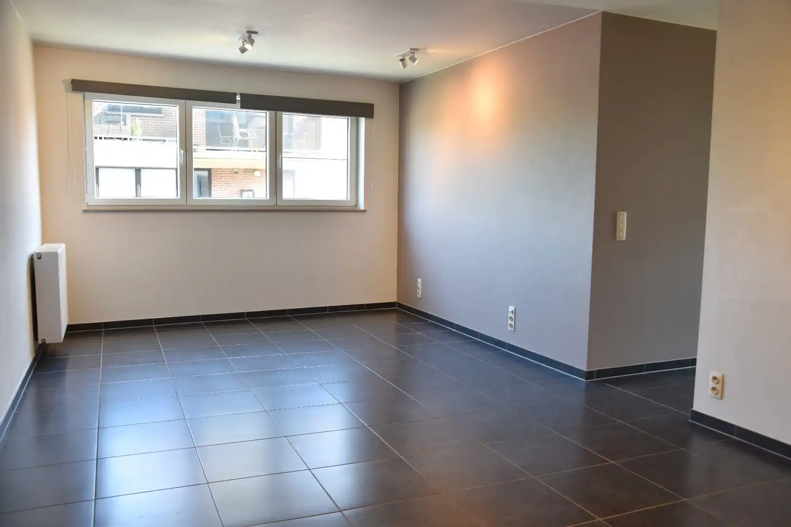 Instapklaar 2-slaapkamer appartement met zonnig terras in het hartje van Gullegem foto 3