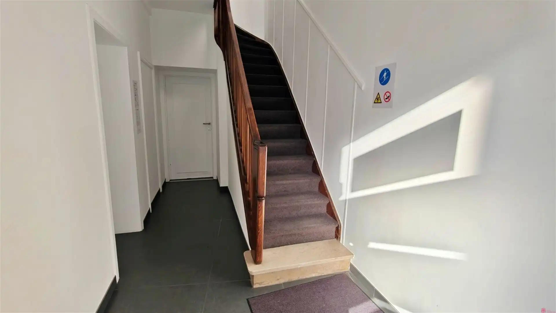 Zeer centraal gelegen kantoorruimte (1e verdieping) foto 3