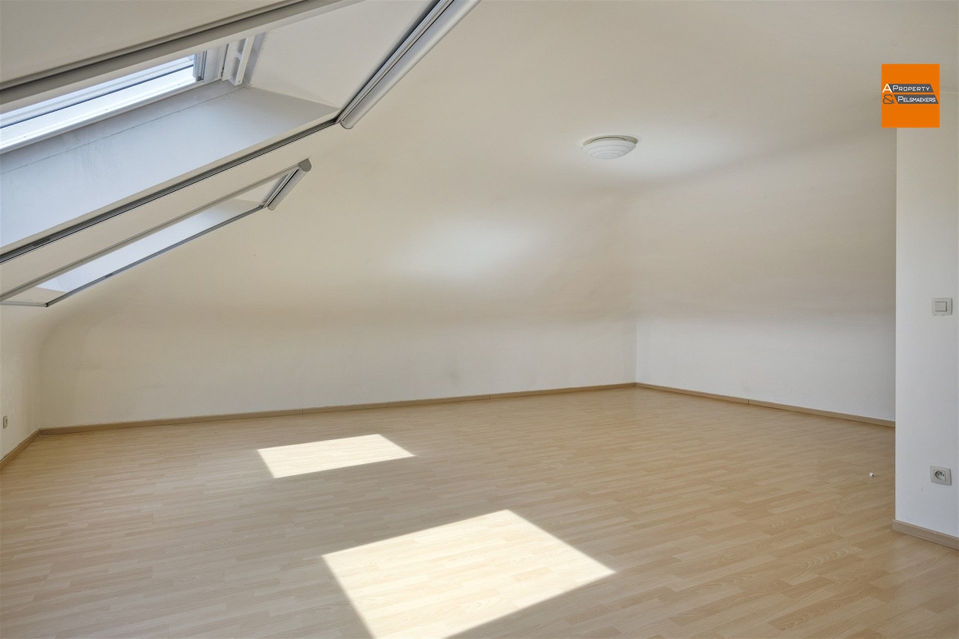 Een stijlvolle villa gelegen in een rustige straat in Kortenberg.

 foto 17