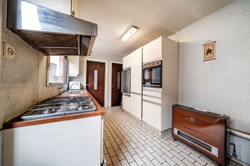 Centrum Izegem : Te renoveren woning in centrum Izegem foto 10