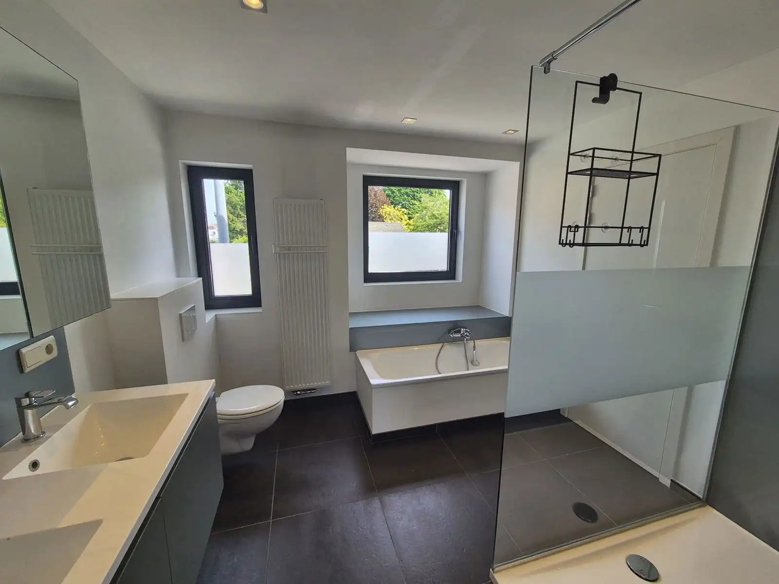 Halfopen bebouwing met 2 slaapkamers, tuin en garage foto 11