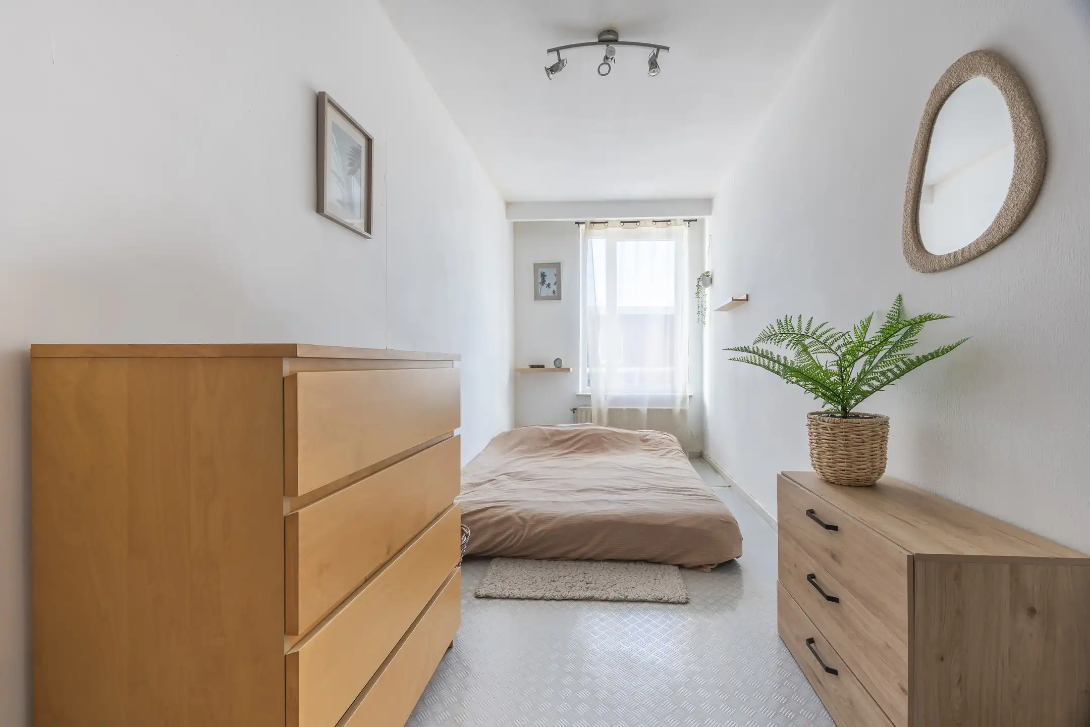 Goed gelegen appartement met 2 slaapkamers en terras foto 11