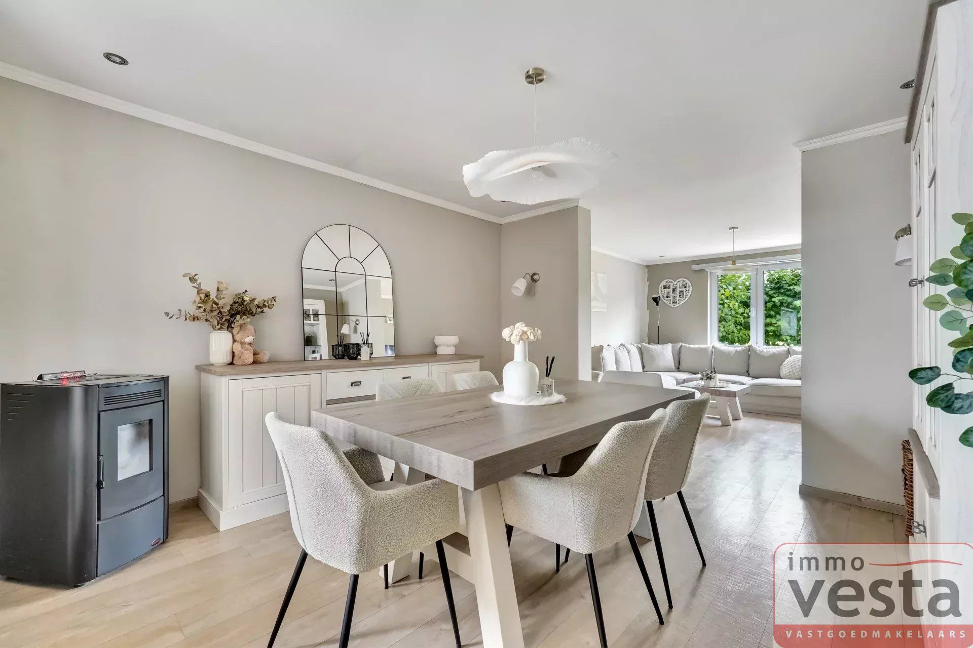 Gerenoveerde woning met 3 slaapkamers, ruime tuin en landelijke charme foto 7