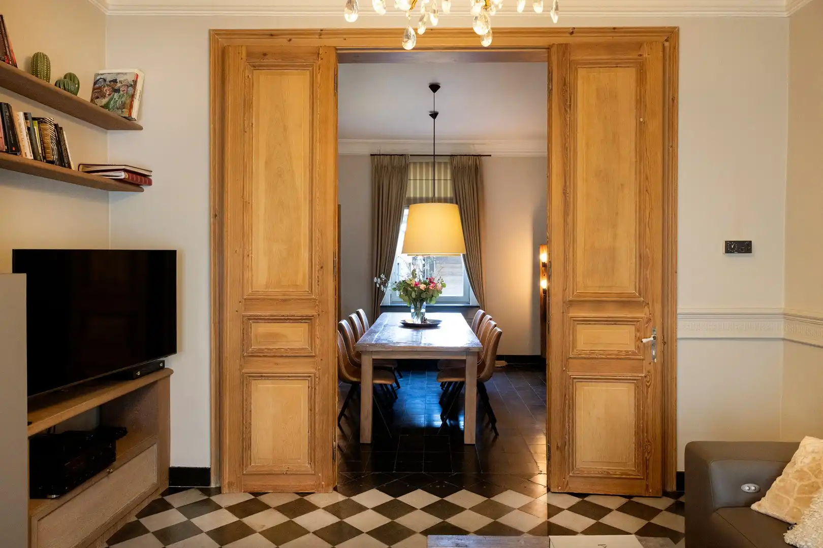 Karaktervolle woning met 4 kamers en gezellige binnentuin. foto 3