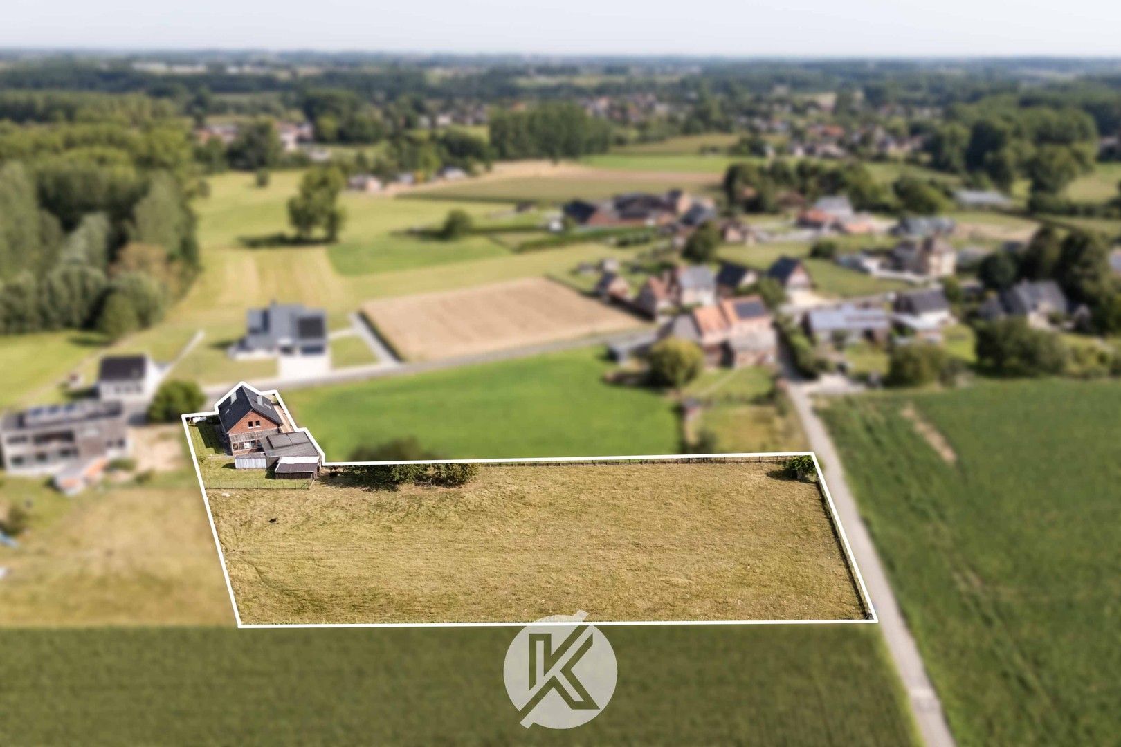 Robuuste woning met omliggende weides foto 25