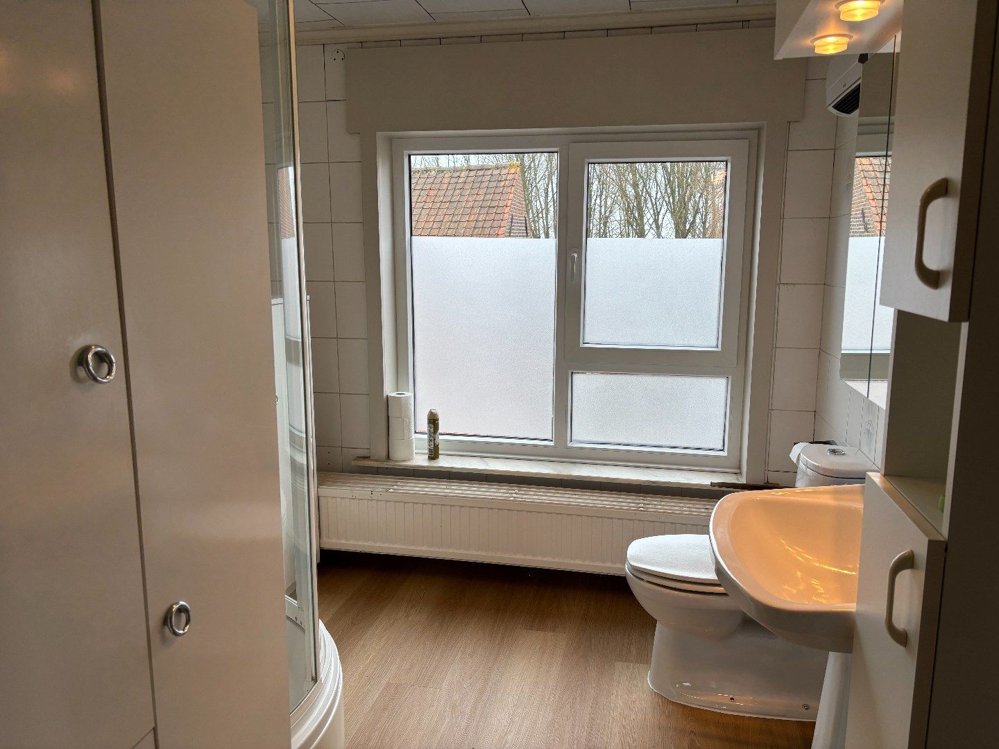 Mooi gerenoveerde woning met 3 slaapkamers, grote garage en tuin! foto 11