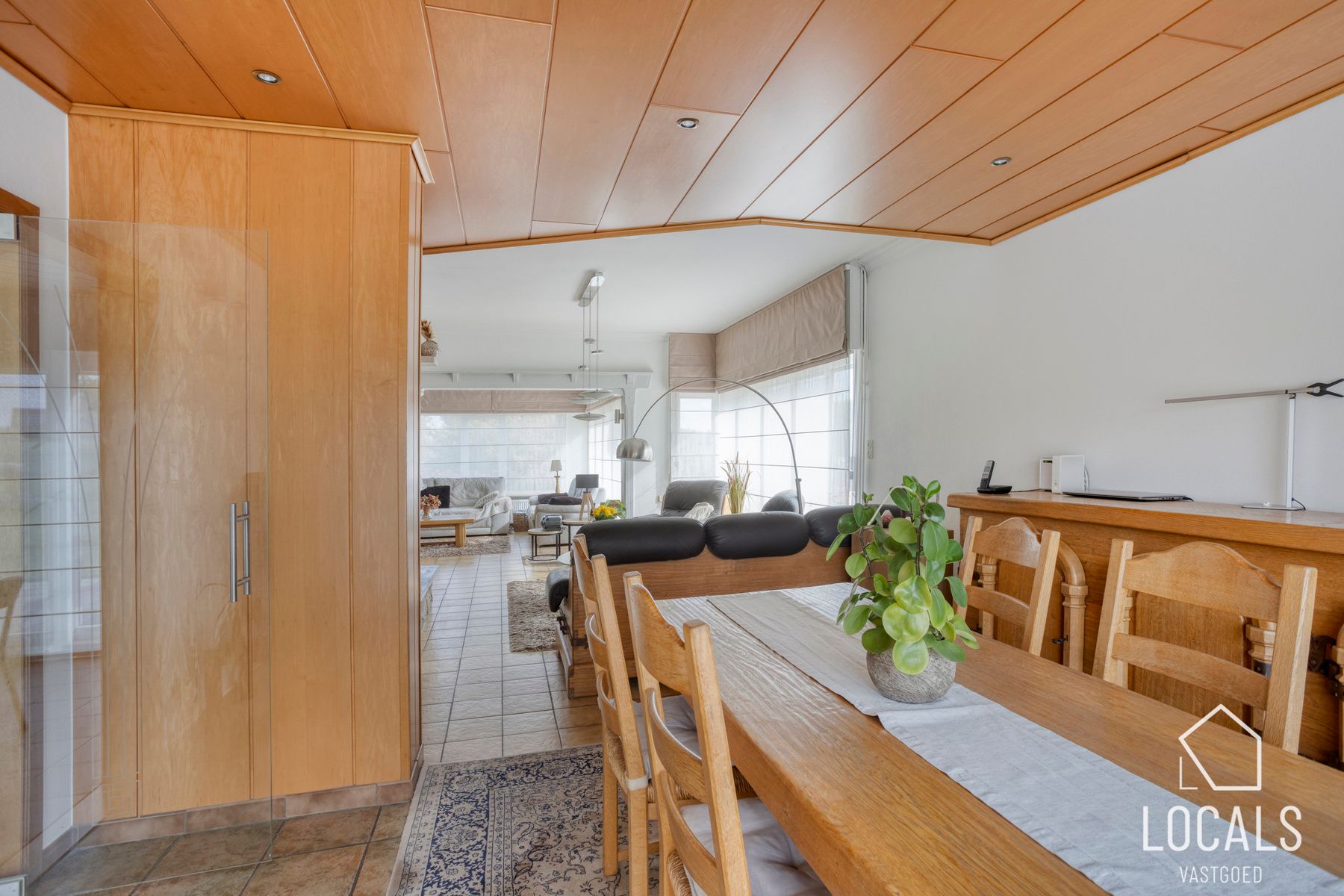 Ruime open bebouwing met grote tuin in Denderwindeke foto 10