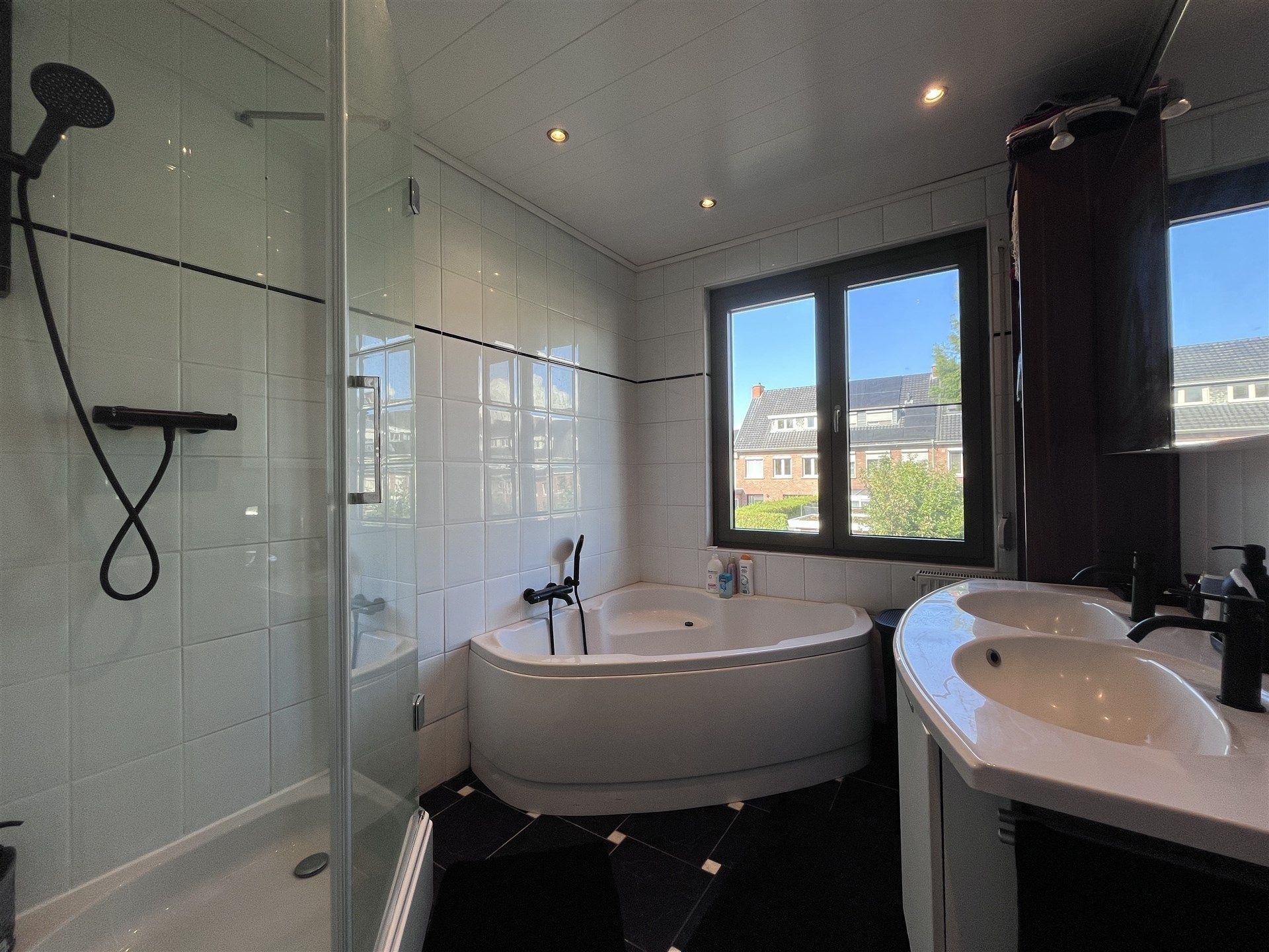 Ruime, verzorgde rijwoning met gezellige tuin!  foto 10