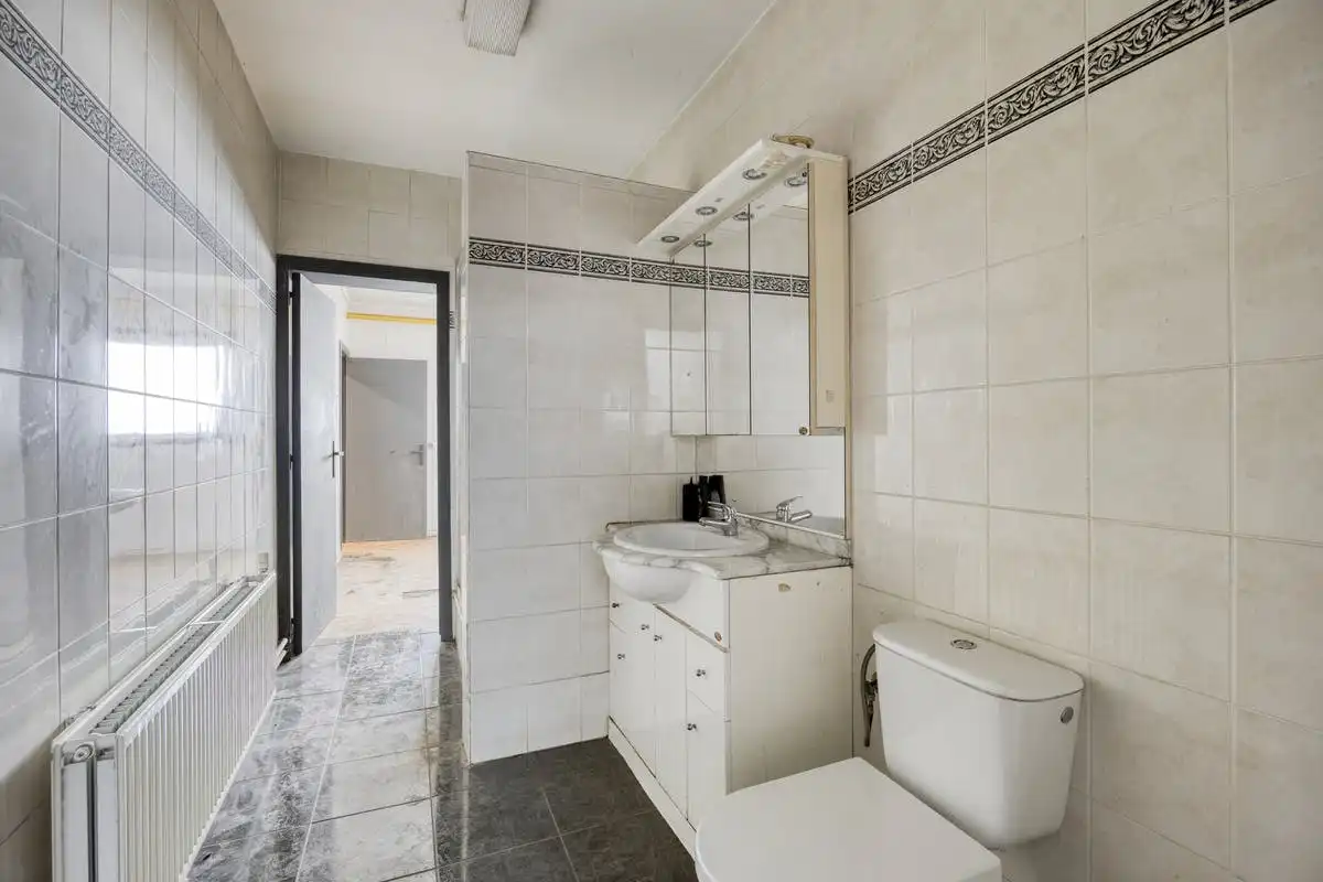 Magazijn met woonst en burelen in Adegem (Maldegem) foto 18