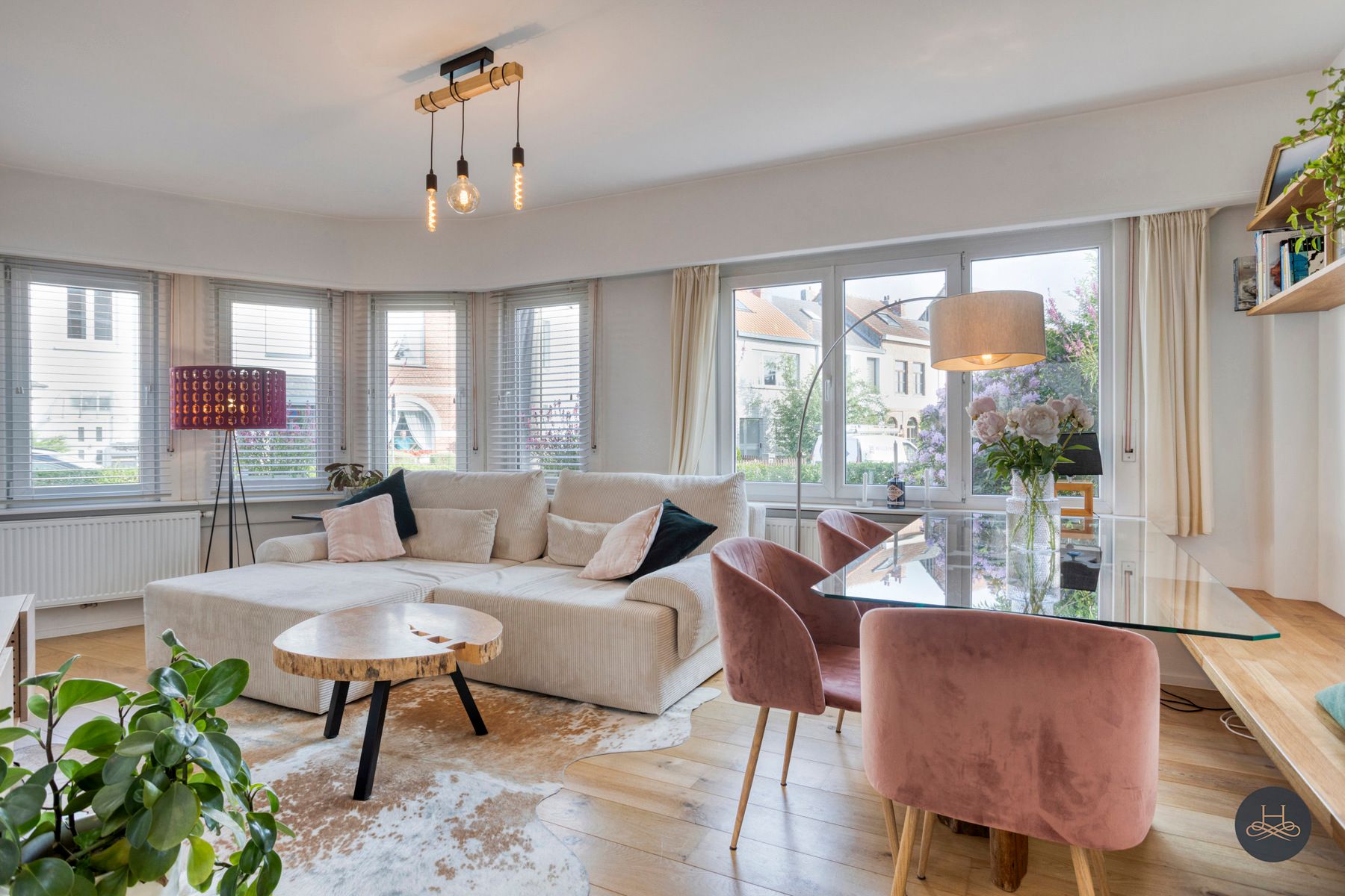 Charmante, volledig gerenoveerde & ruime woning met voortuin foto 7