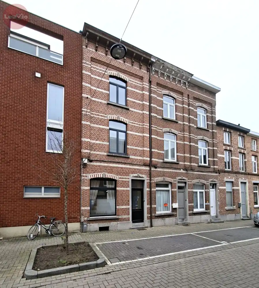 Ruime woning op uitstekende locatie foto {{pictureIndex}}