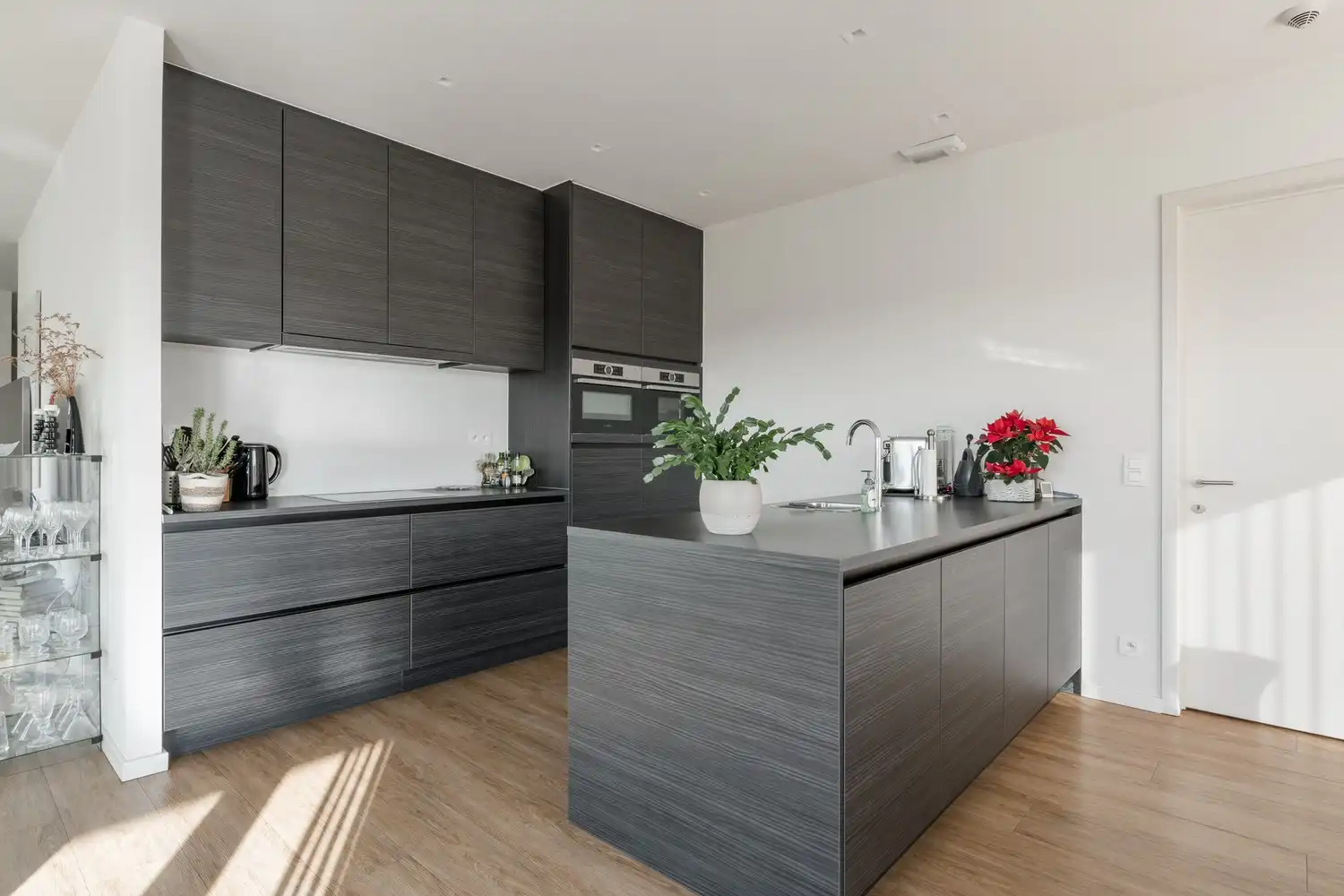 Prachtig penthouse met zeer groot terras en daktuin op het zuiden met 2 slaapkamers en 2 badkamers. foto 16