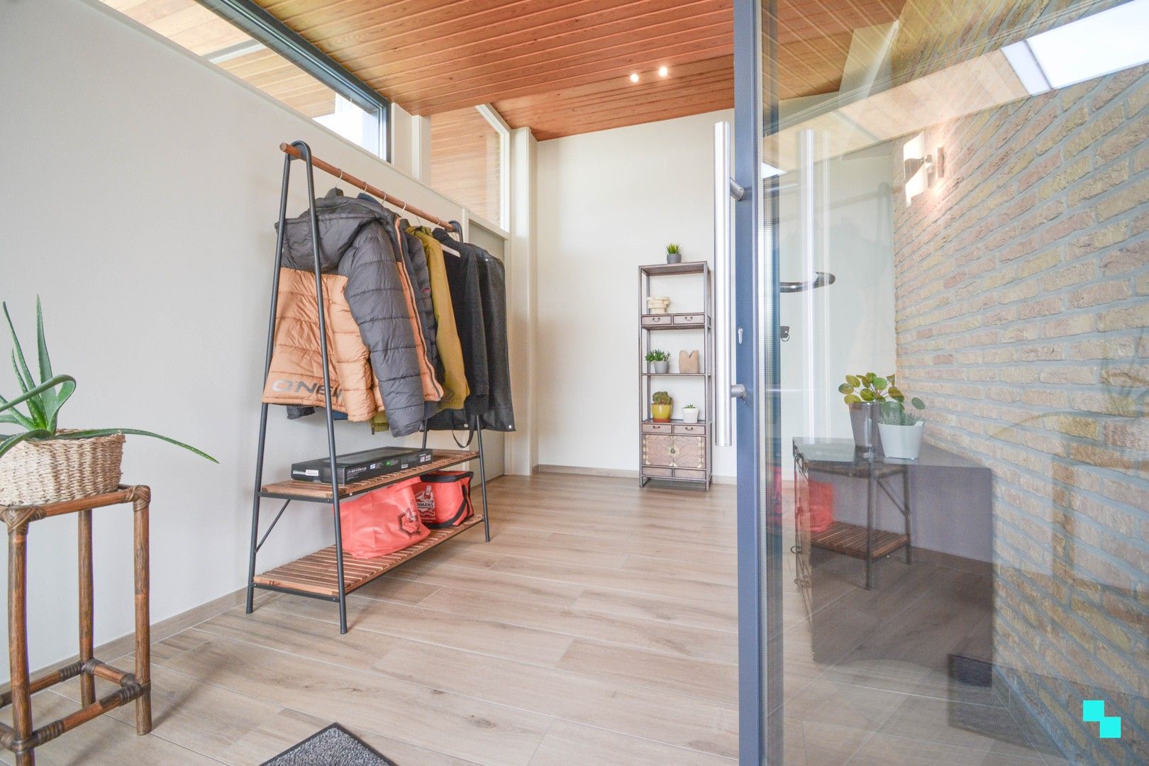 Verrassend ruime, gelijkvloerse woning te Hooglede foto 2