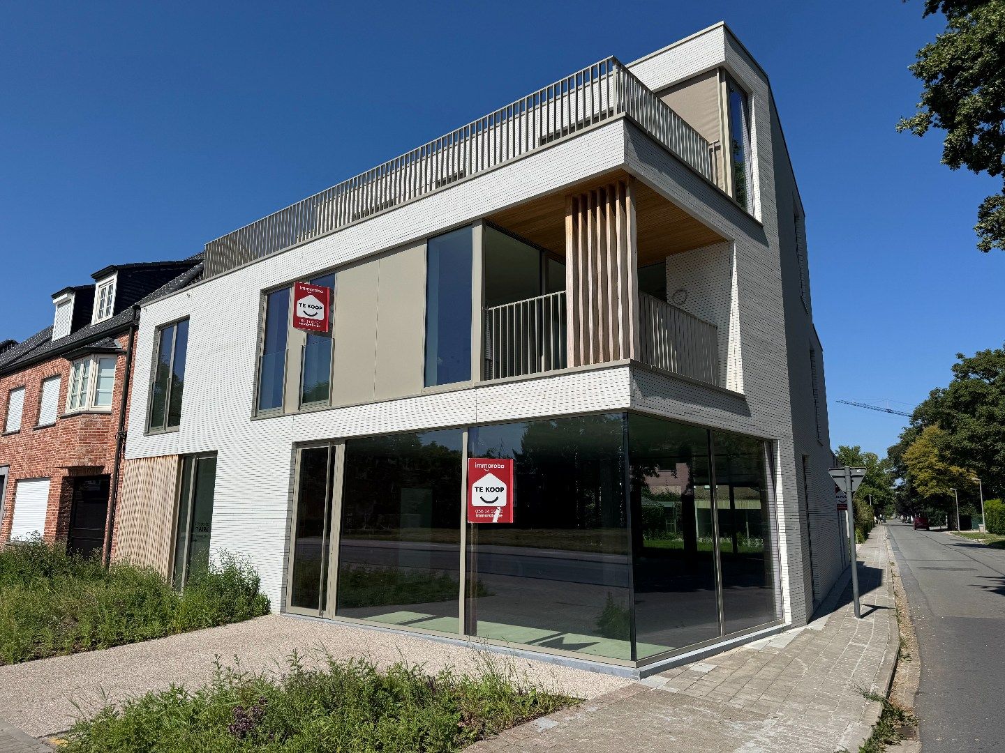 Topper aan 6%! Instapklaar BEN-appartement met 2 slaapkamers centrum Wielsbeke. E-peil: 6! foto 2