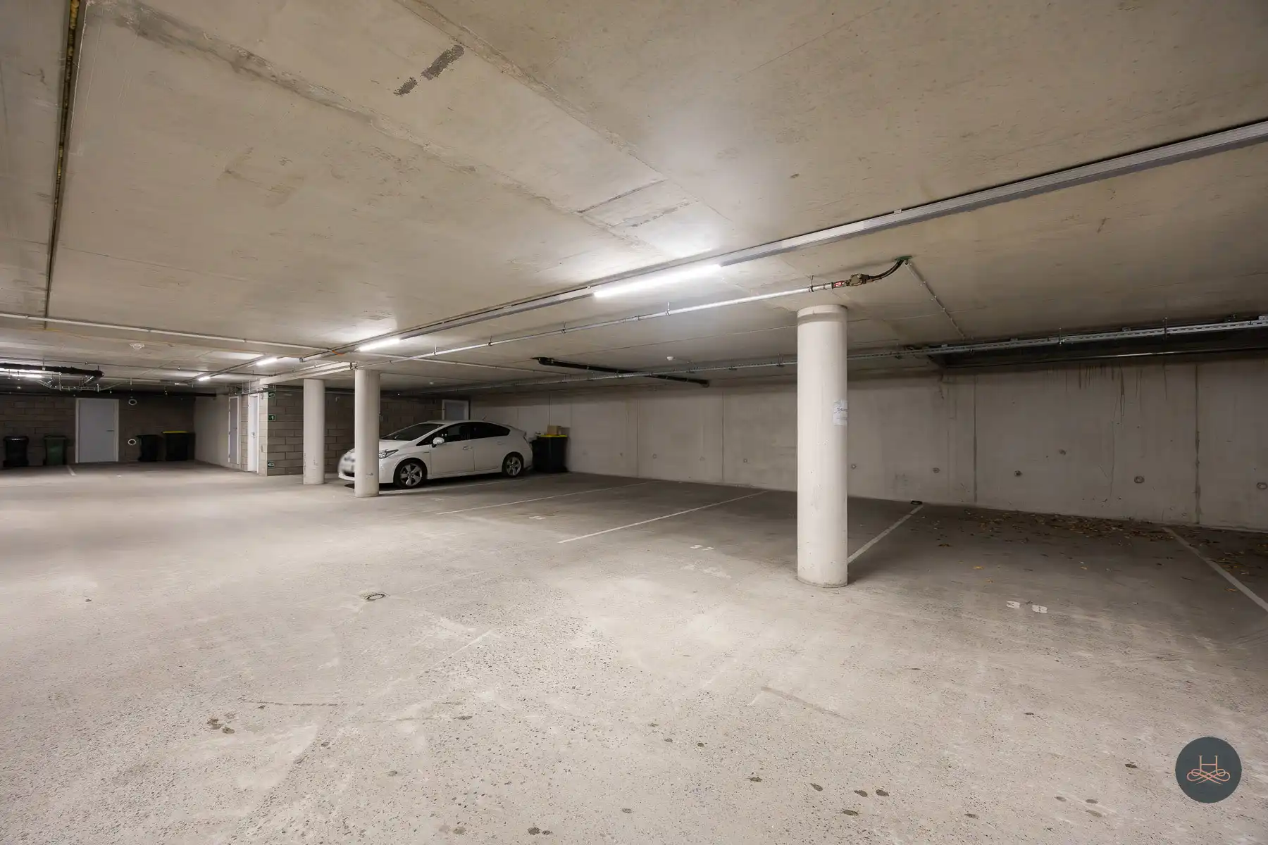 Overdekte autostaanplaats op toplocatie in Begijnendijk foto 6