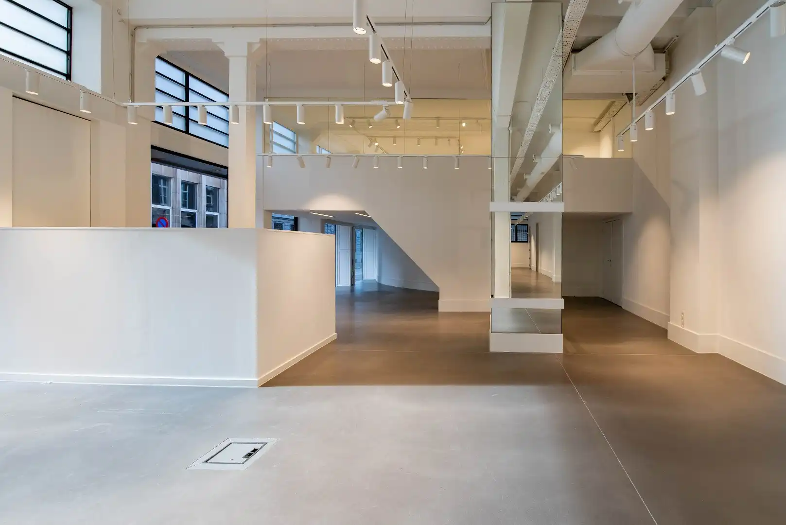 Kipdorp 23 - Veelzijdig kantoor/showroom met parking foto 8