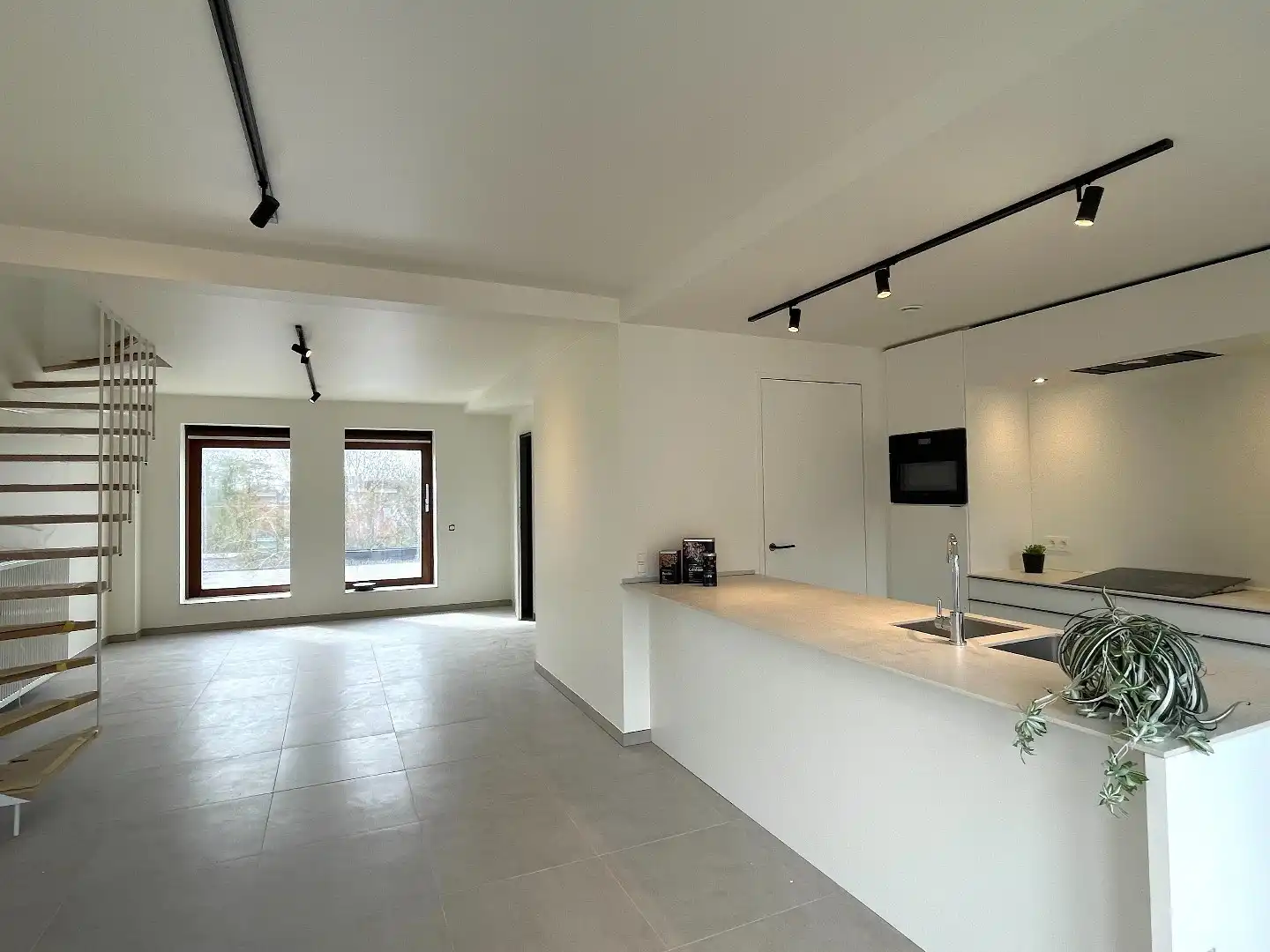 Prachtig, lichtrijk duplex-appartement in hartje Wevelgem!  foto 13