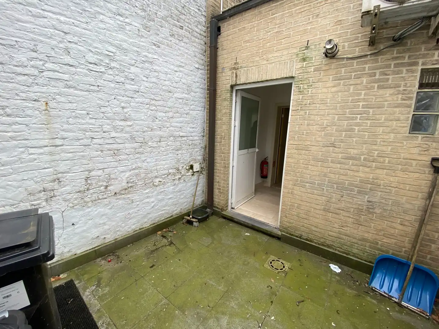 Zeer gunstig gelegen winkel-/praktijk- of kantoorruimte foto 6