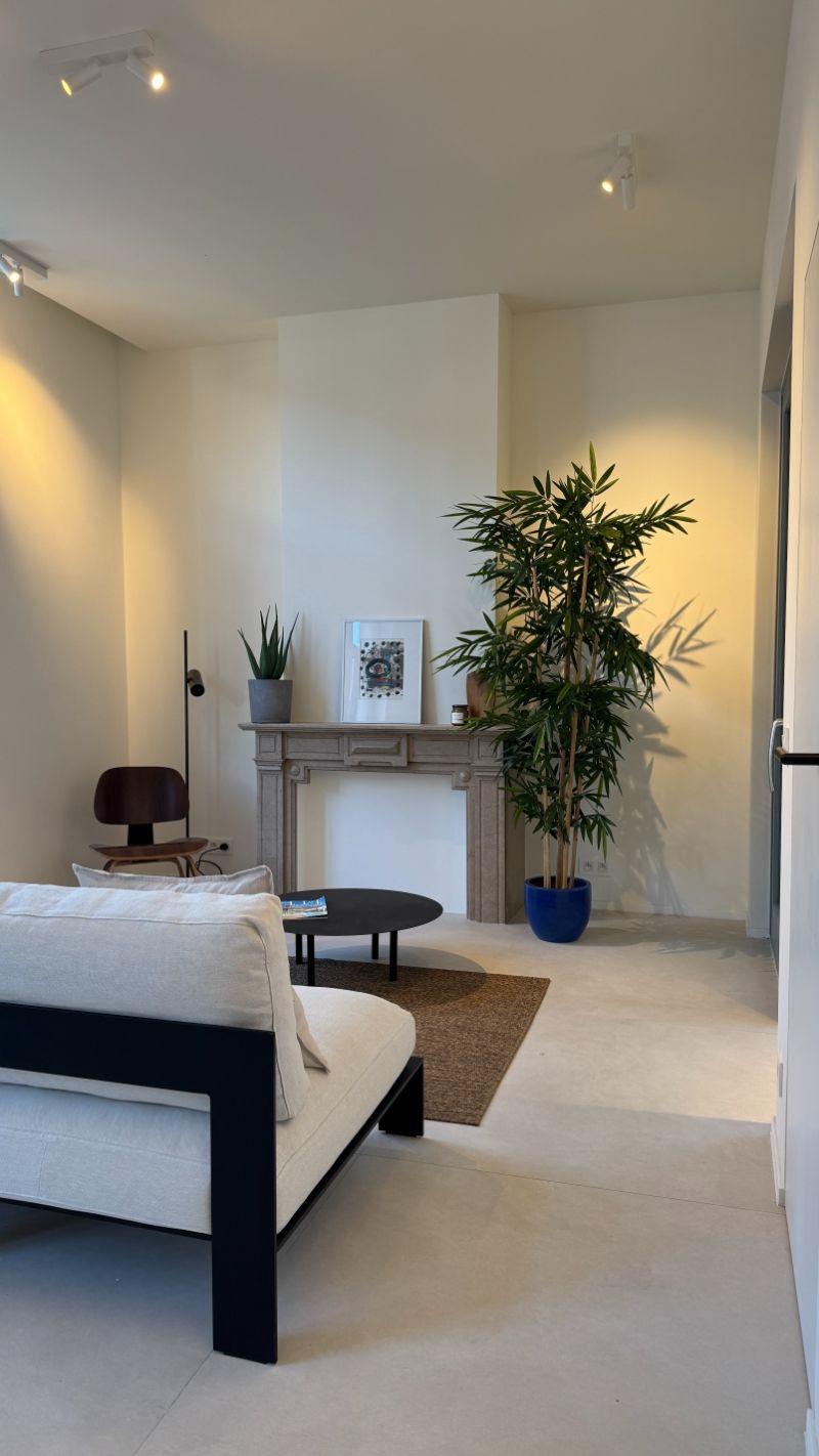 Ruim 1 slk-appartement met terrasje in historisch gebouw centrum Gent foto {{pictureIndex}}