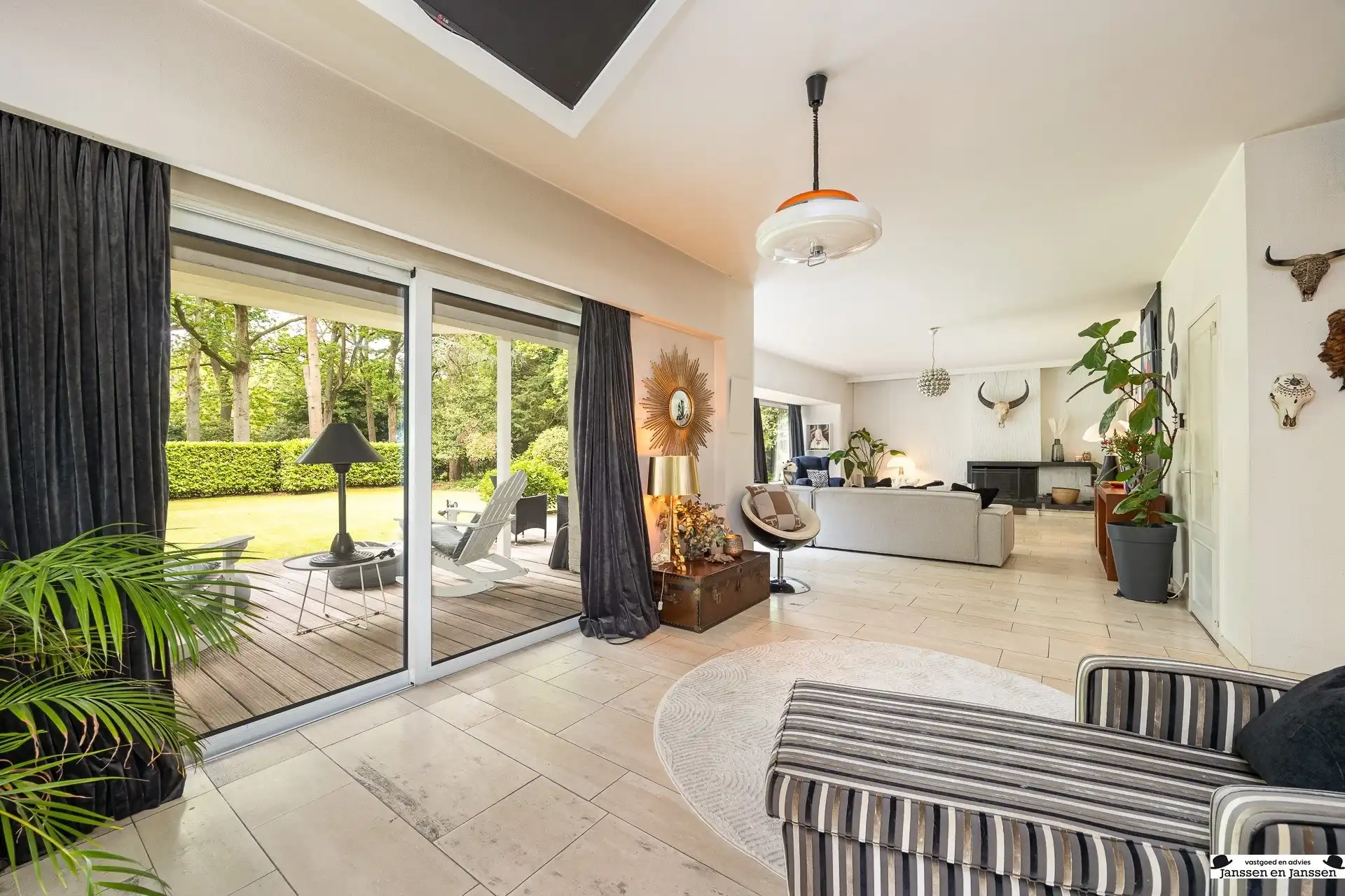 Exclusieve villa op royaal perceel van 3.000 m² grenzend aan uniek natuurdomein foto 8