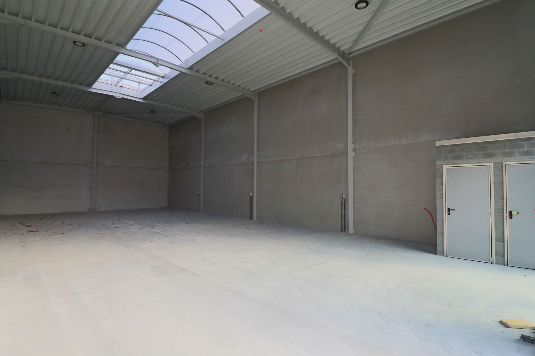 Een nieuwbouw opslag- / bedrijfsruimte van 220 m². foto 5