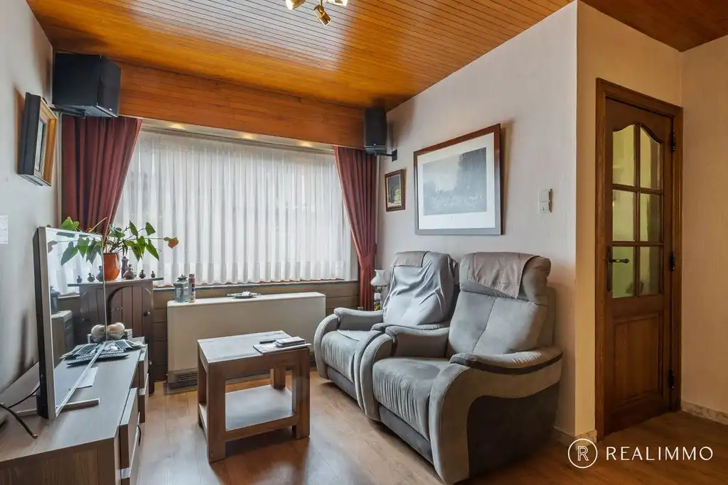 Te renoveren gezinswoning met uitweg en garage in Avelgem foto 2
