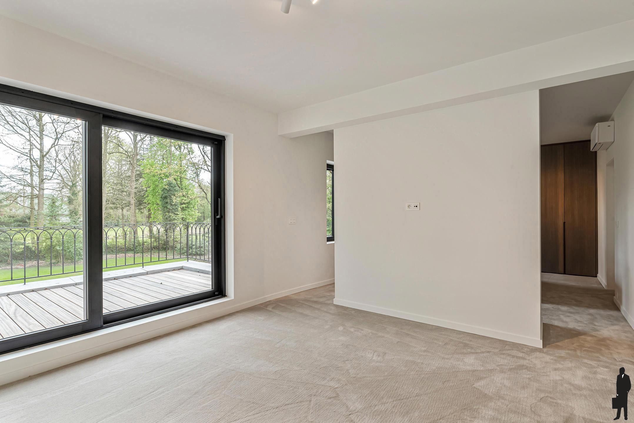 Gerenoveerde villa (ca. 3.628 m²) in een doodlopende straat! foto 26