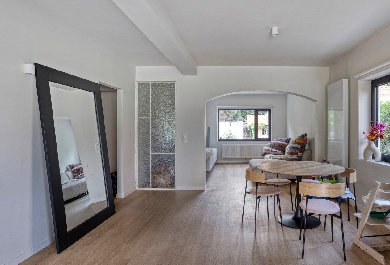 Hoofdfoto van de publicatie: Prachtig volledig gerenoveerde woning met 3 slaapkamers op een TOPlocatie te Schilde!