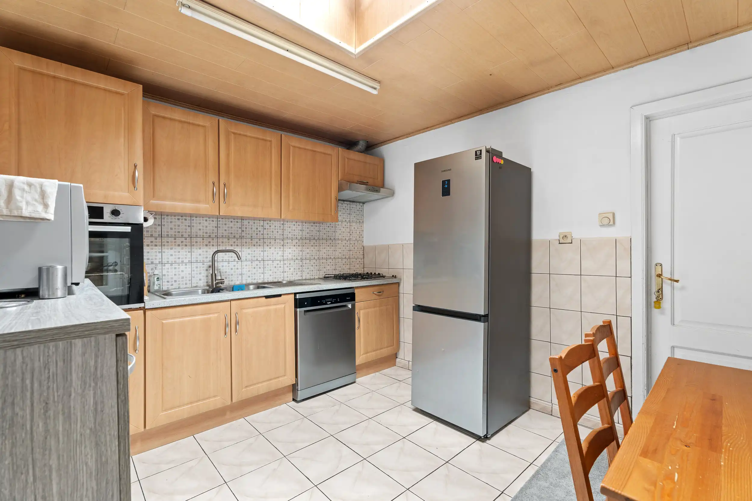 Ruime woning met 4 slaapkamers en unieke achteruitgang! foto 3