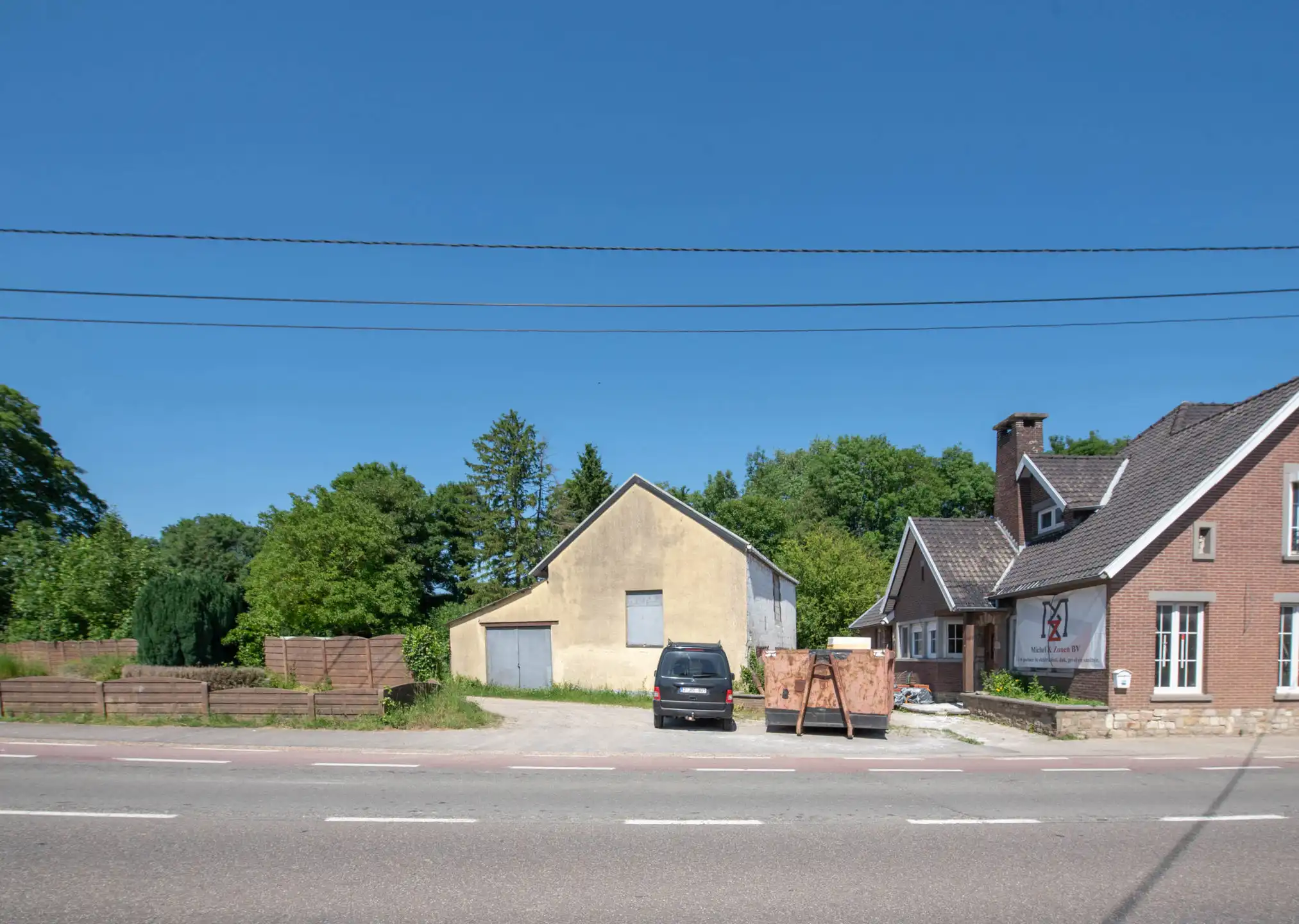 Ruime loods te Zichen.  foto {{pictureIndex}}