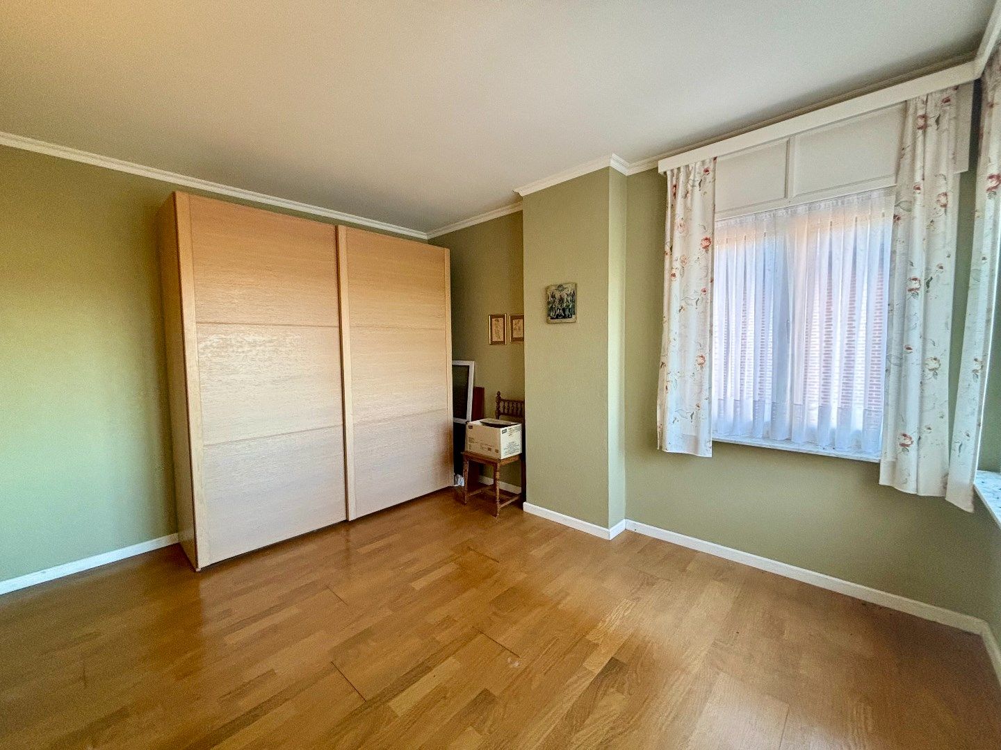 Goed onderhouden half open woning met 3 slpks, tuin en garage. foto 24