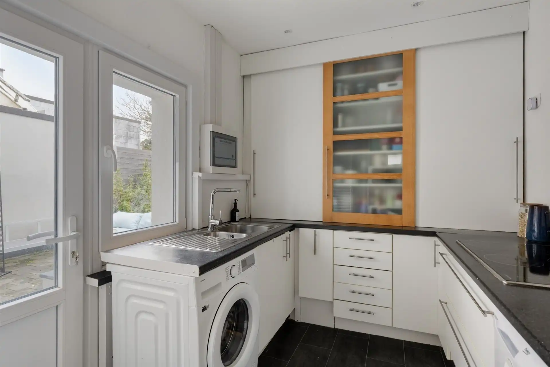  Instapklare karakterwoning met drie slaapkamers foto 12