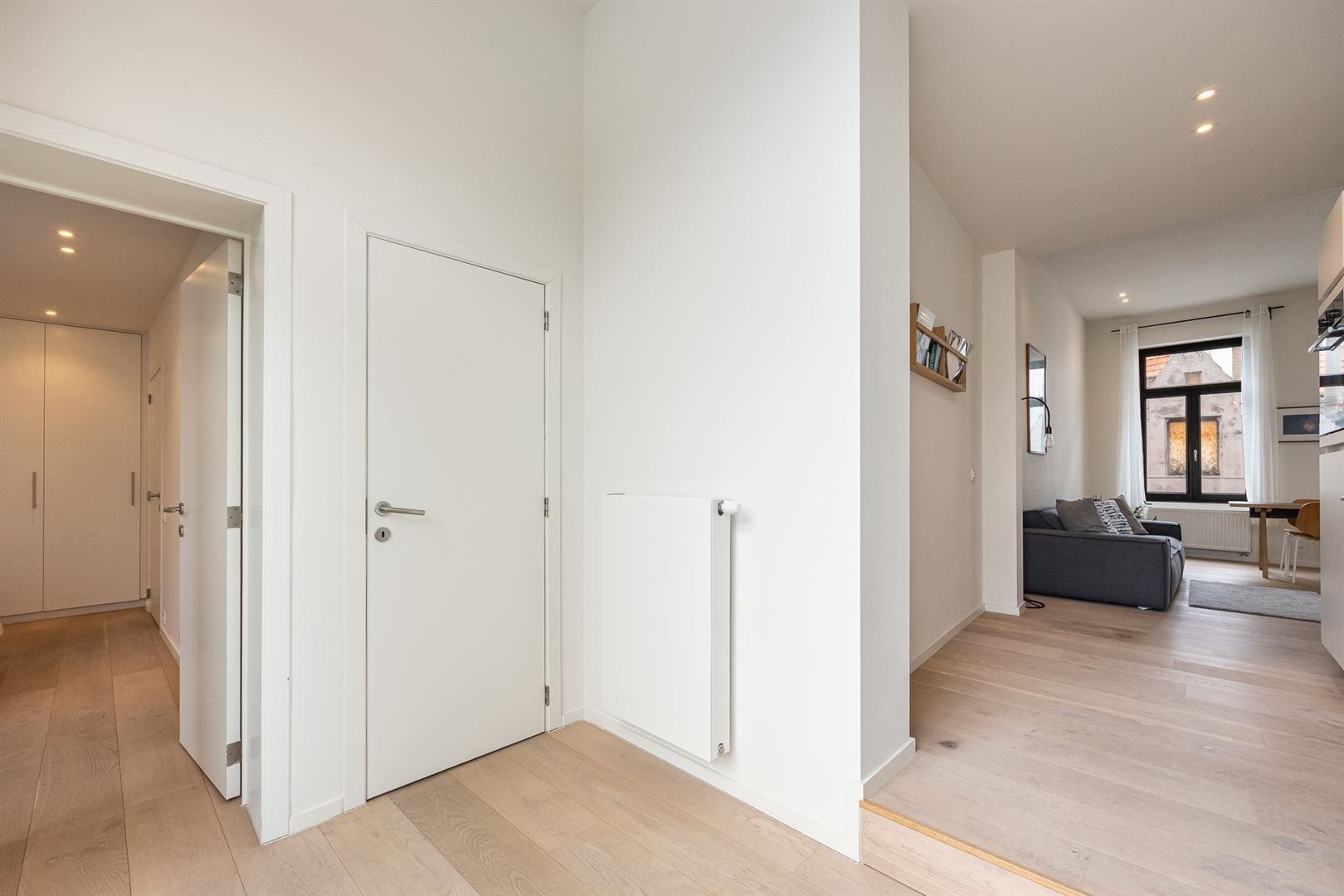 Gerenoveerd appartement met gezellig terras en één slaapkamer foto 9