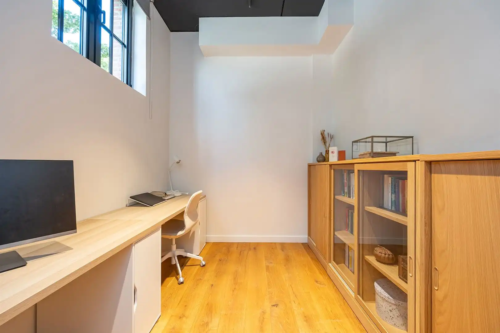 Ruime Loft met 3 kamers en tuintje foto 23