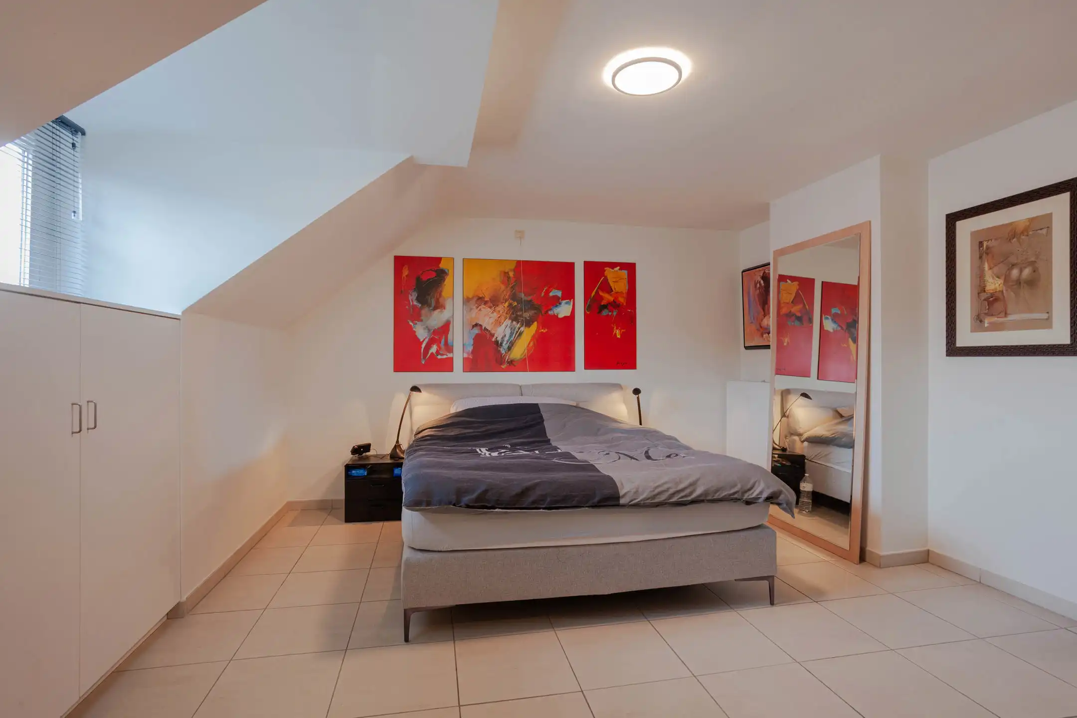 Opbrengsteigendom met handelsruimte en 2 grote appartementen foto 16