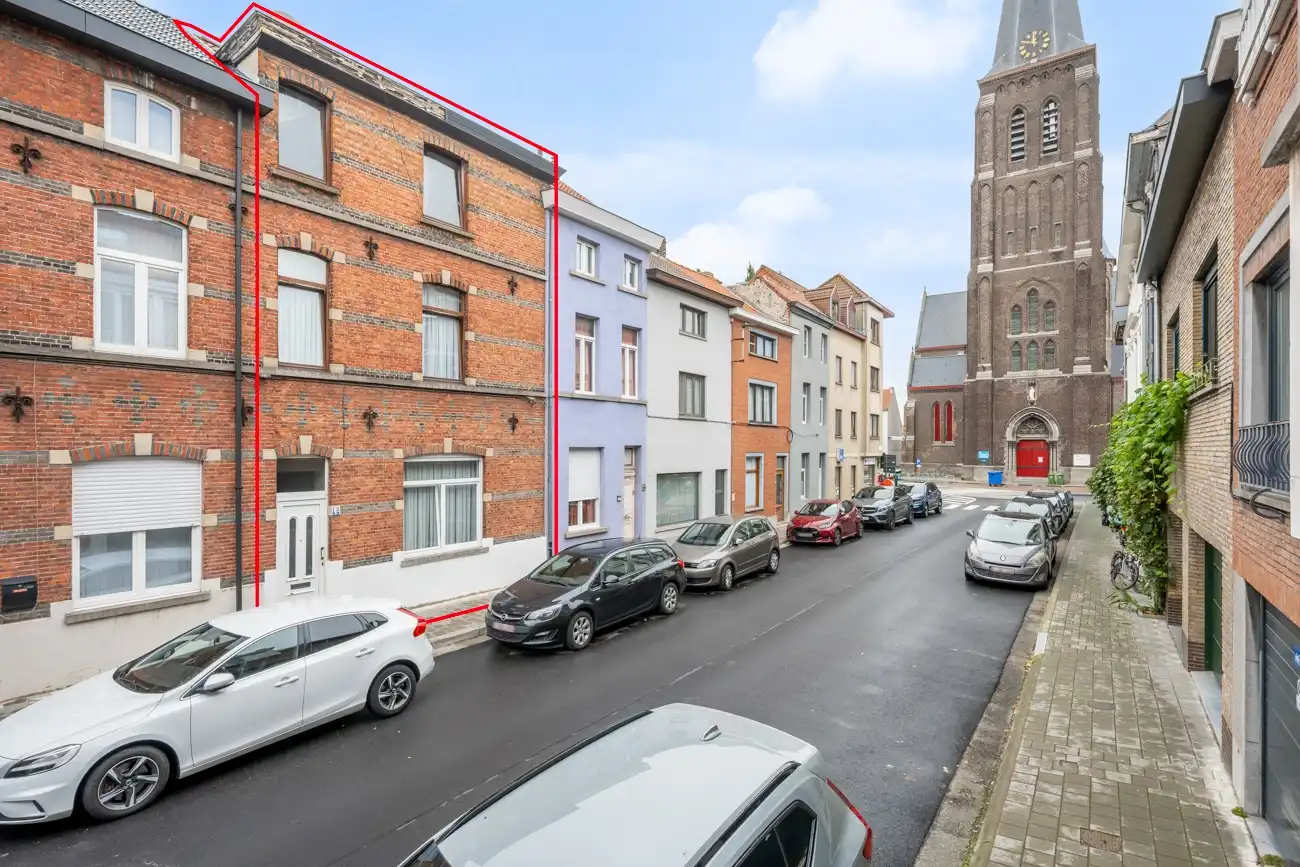 Hoofdfoto van de publicatie: Ruime gesloten woning op een toplocatie in Sint-Amandsberg en nabij het centrum van Gent!