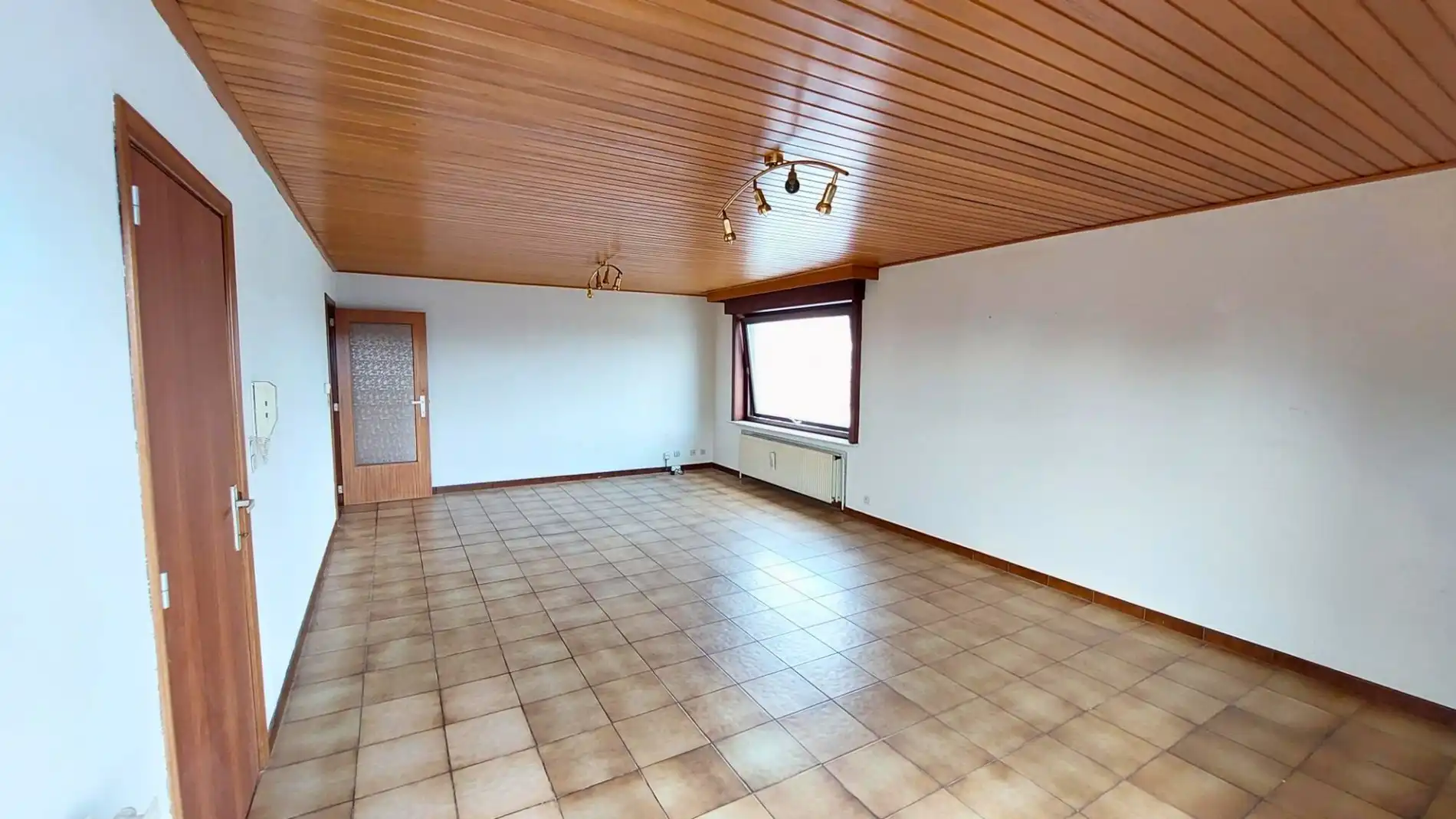 Ruim appartement met 2 slpks + garage foto 6