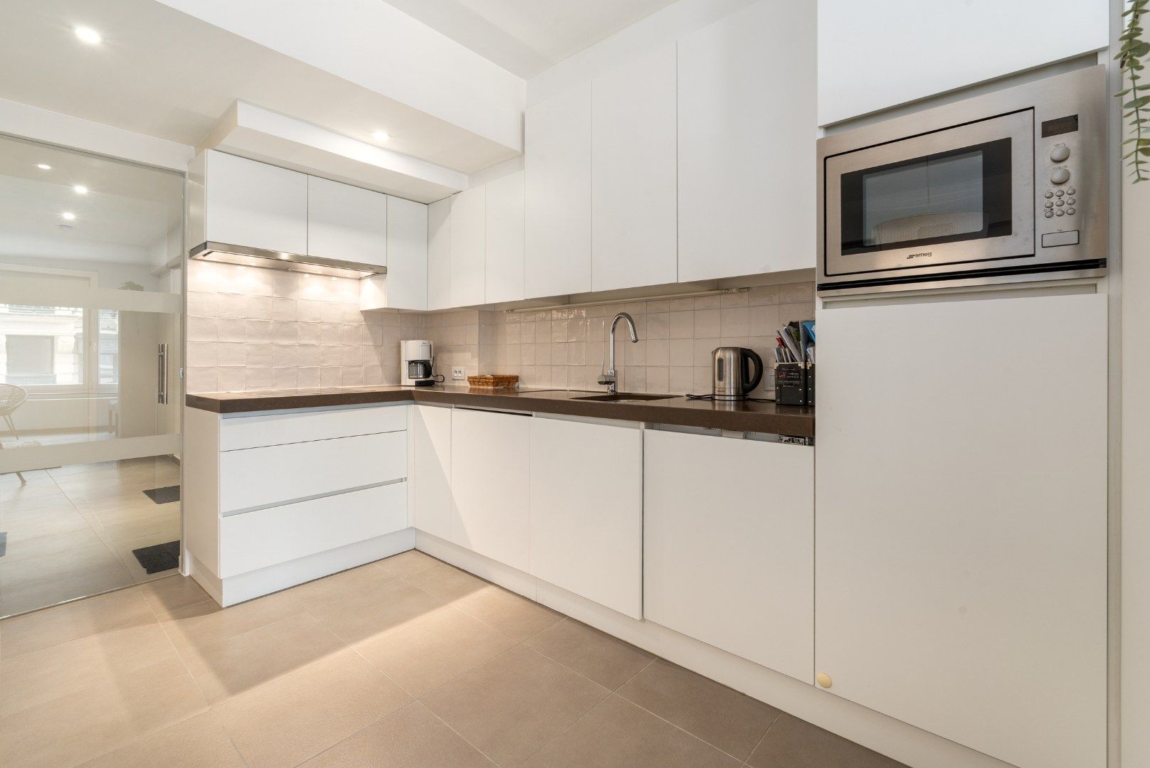 GERENOVEERD APPARTEMENT MET ZIJDELINGS ZEEZICHT: TOPLIGGING !! foto 6