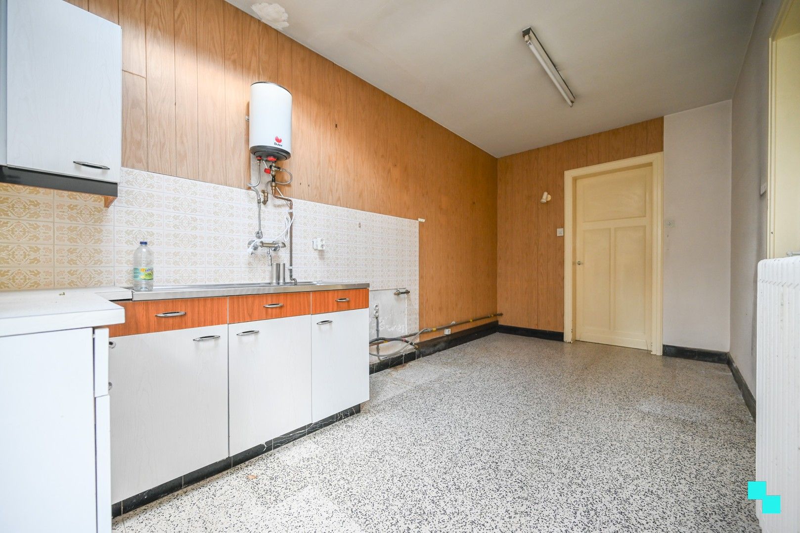Te renoveren woning met drie slaapkamers nabij centrum Izegem foto 9