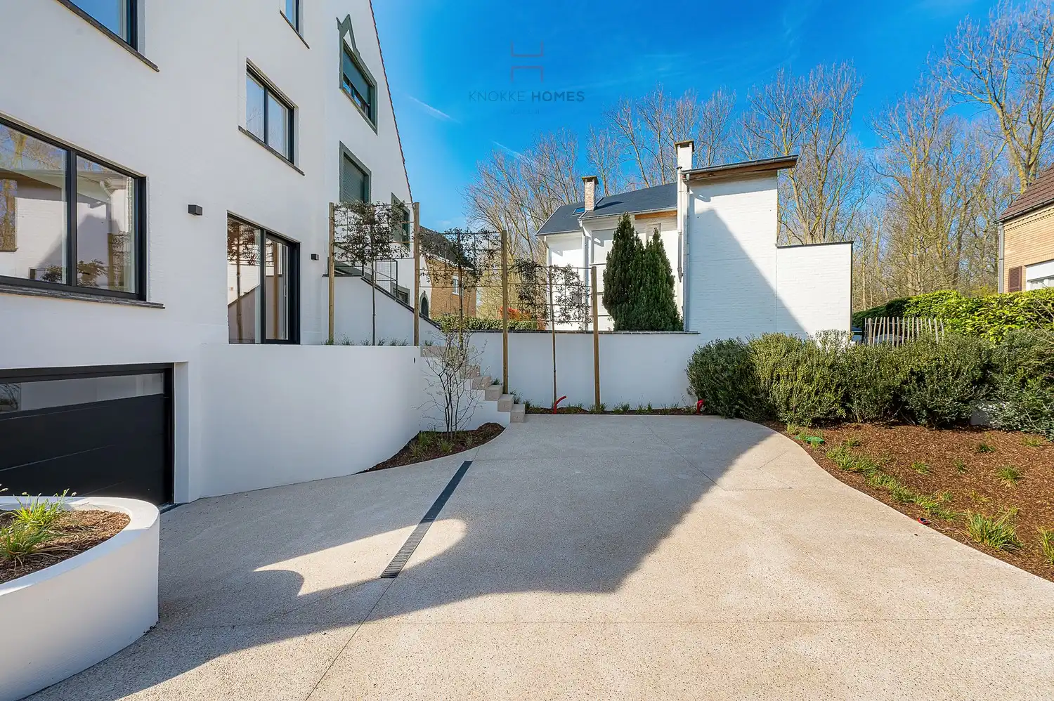 Uitzonderlijk gerenoveerde koppelvilla op topligging in Duinbergen foto 7