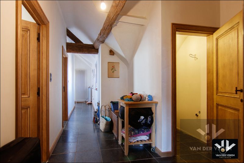 VOLLEDIG GERENOVEERDE HOEVE MET AUTHENTIEKE ELEMENTEN IN GROENE OMGEVING foto 20