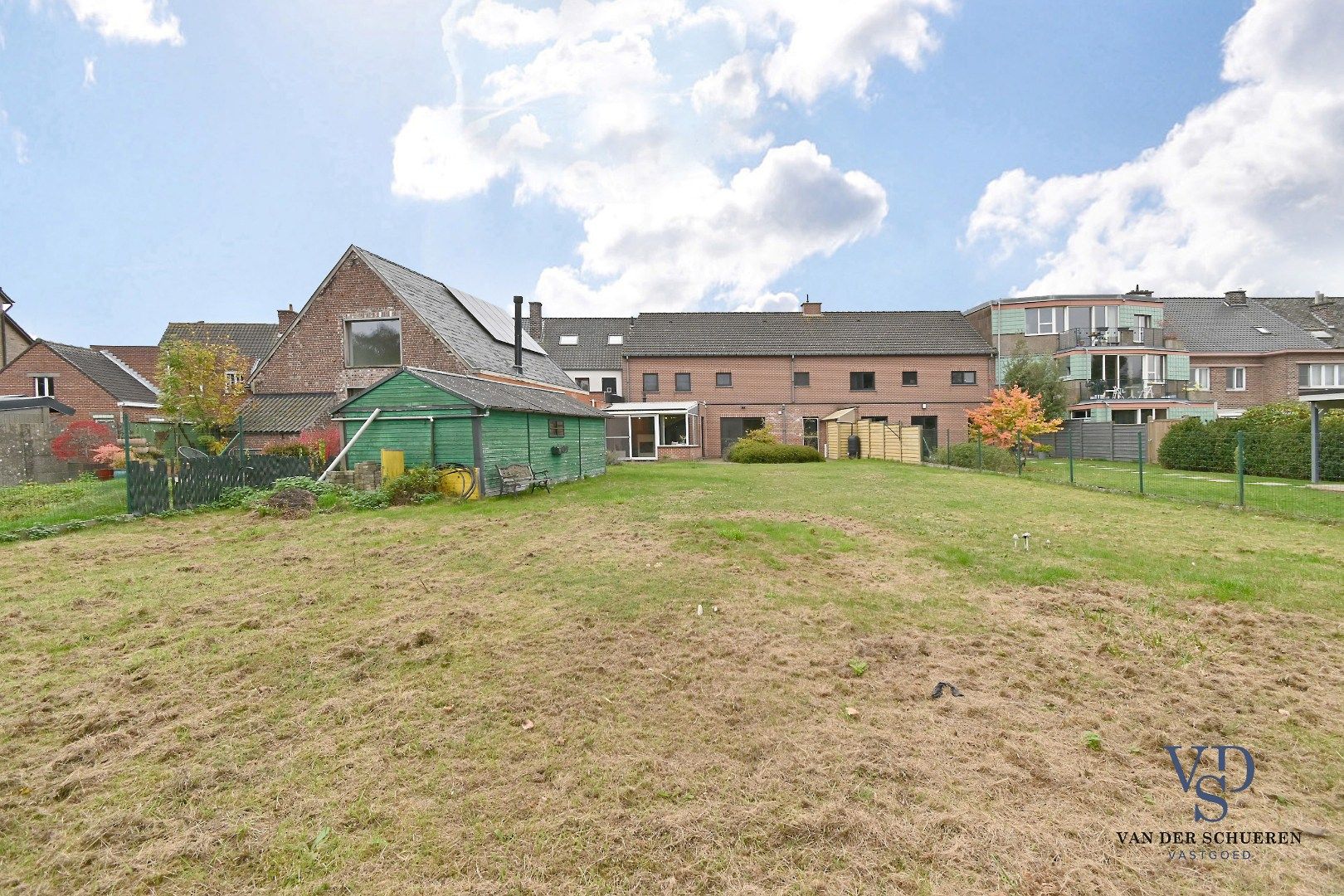 Tijdloos en ruim (> 300 m²) wonen. foto 36