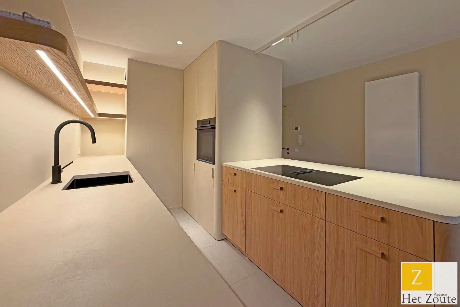 Gerenoveerd app - vlakbij Zeedijk - inclusief staanplaats foto 4